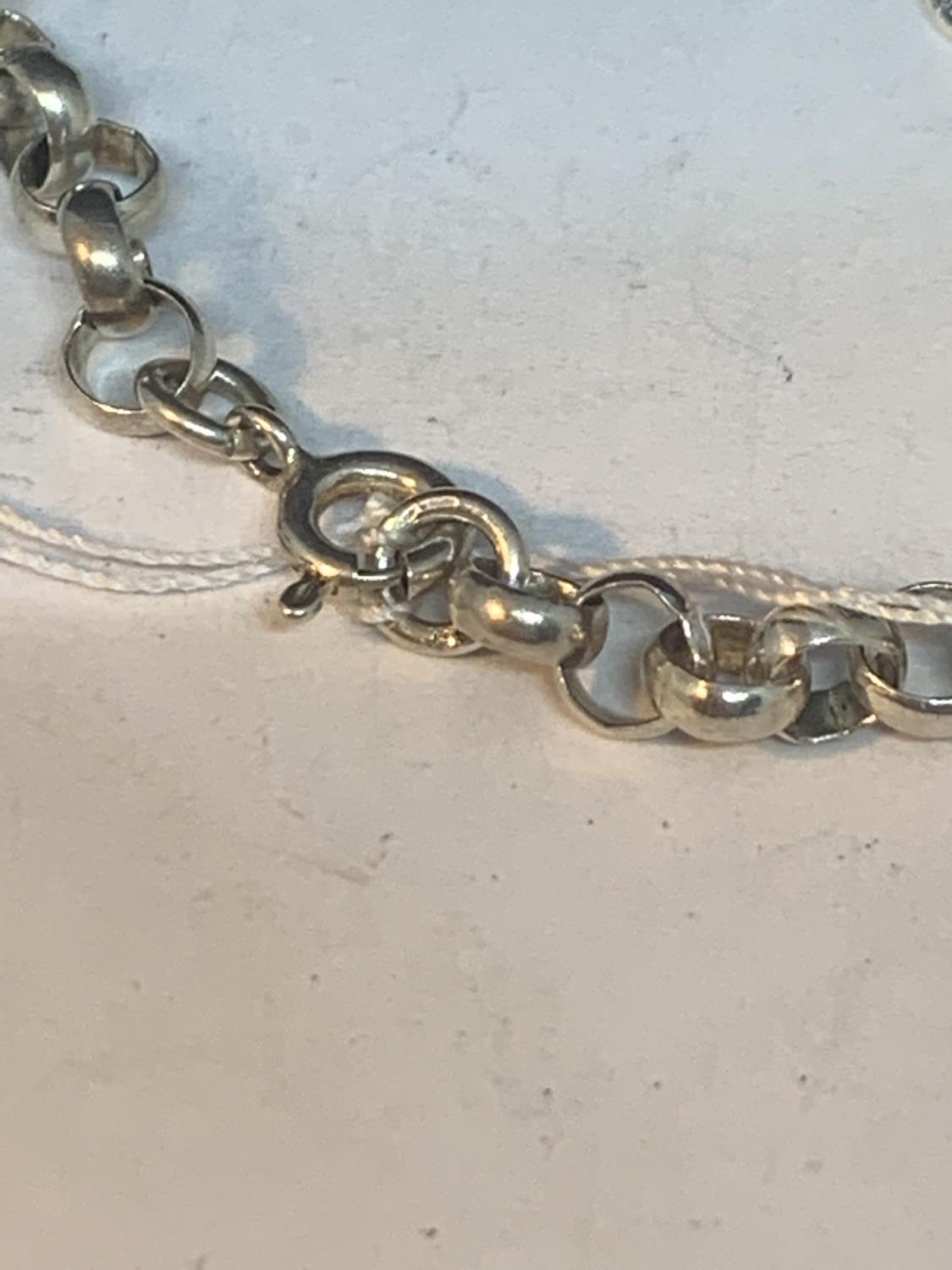 A HEAVY SILVER BELCHER CHAIN NECKLACE 23 INCHES LONG - Bild 3 aus 3