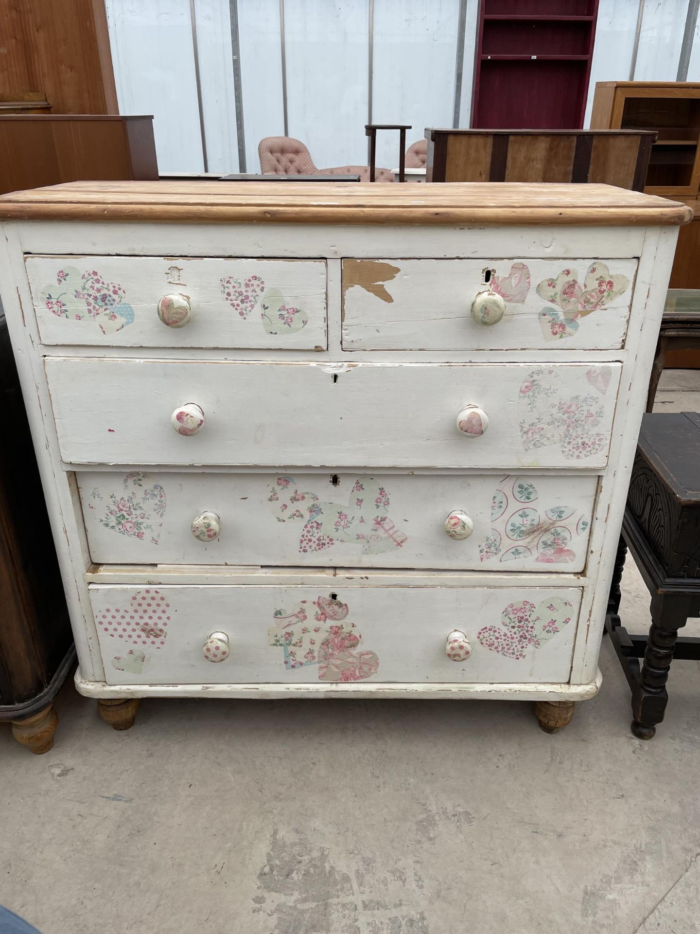 A VICTORIAN PAINTED PINE CHEST OF TWO SHORT AND THREE LONG DRAWERS 40" WIDE - Image 2 of 3