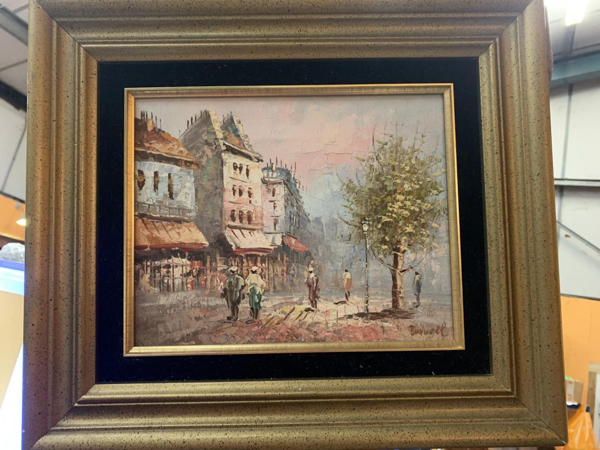 A GILT FRAMED MID /LATE 20TH CENTURY OIL ON CANVAS OF A PARISIAN SCENE WITH INDISTINCT SIGNATURE