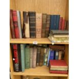 AN ASSORTMENT OF VINTAGE BOOKS TO INCLUDE NOVELS AND HISTORY BOOKS ETC