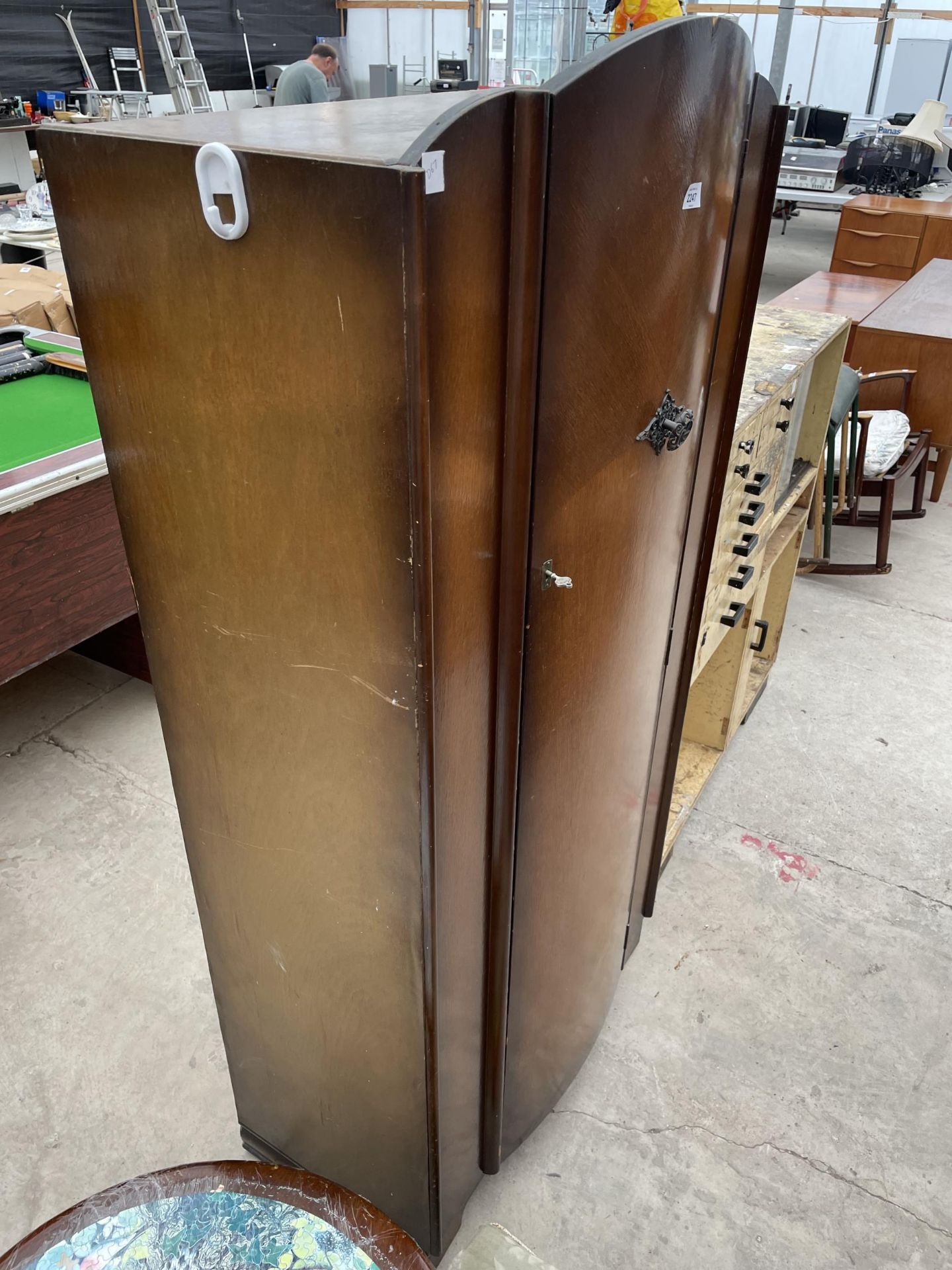 AM OAK SINGLE DOOR WARDROBE, COFFEE TABLE WITH JIGSAW PUZZLE TOP AND A SMALL STOOL - Image 4 of 4