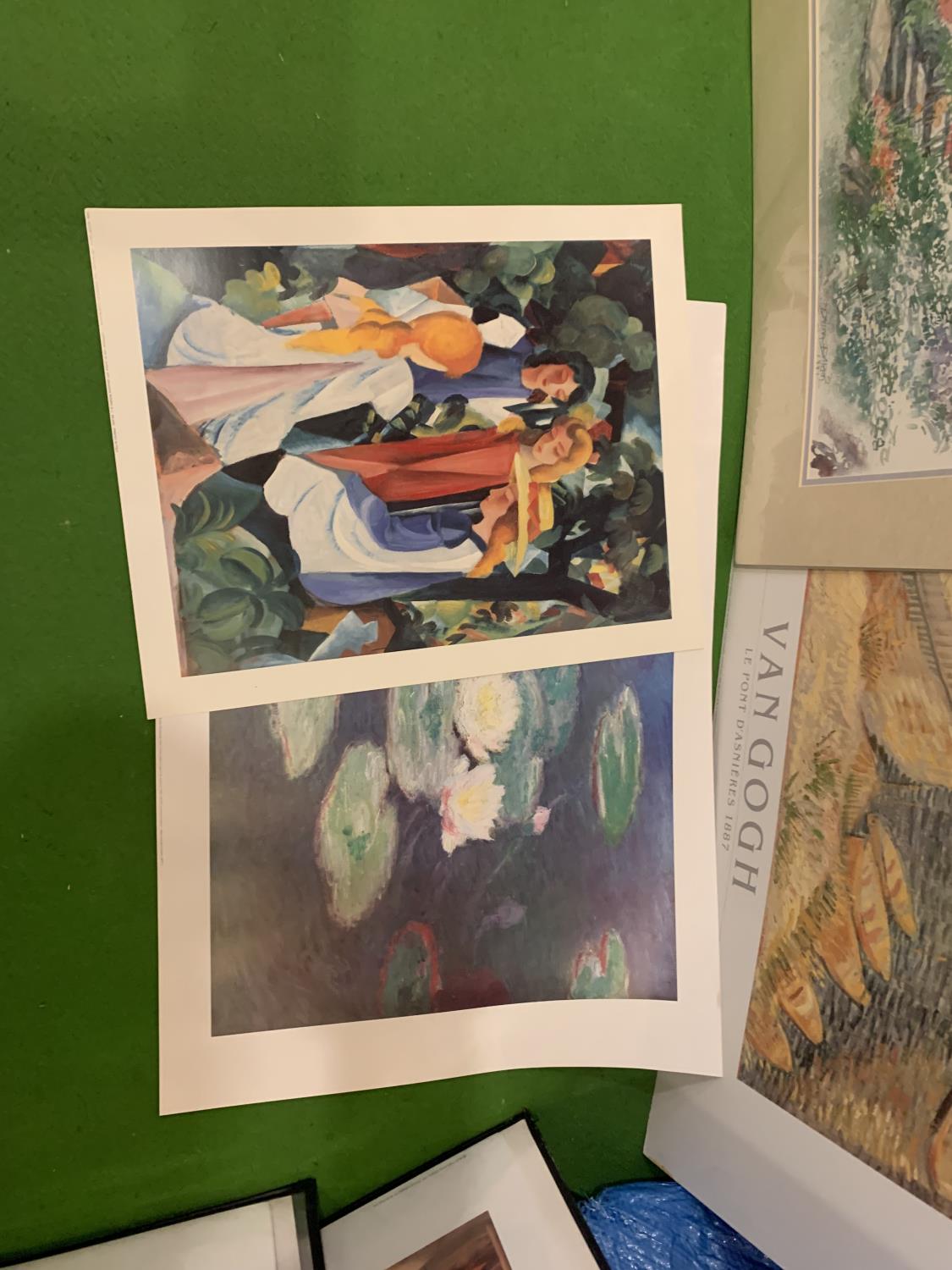 A LARGE COLLECTION OF MOUNTED AND UNMOUNTED PRINTS TO INCLUDE CLAUDE MONET PRINT, AMERICAN - Image 5 of 8