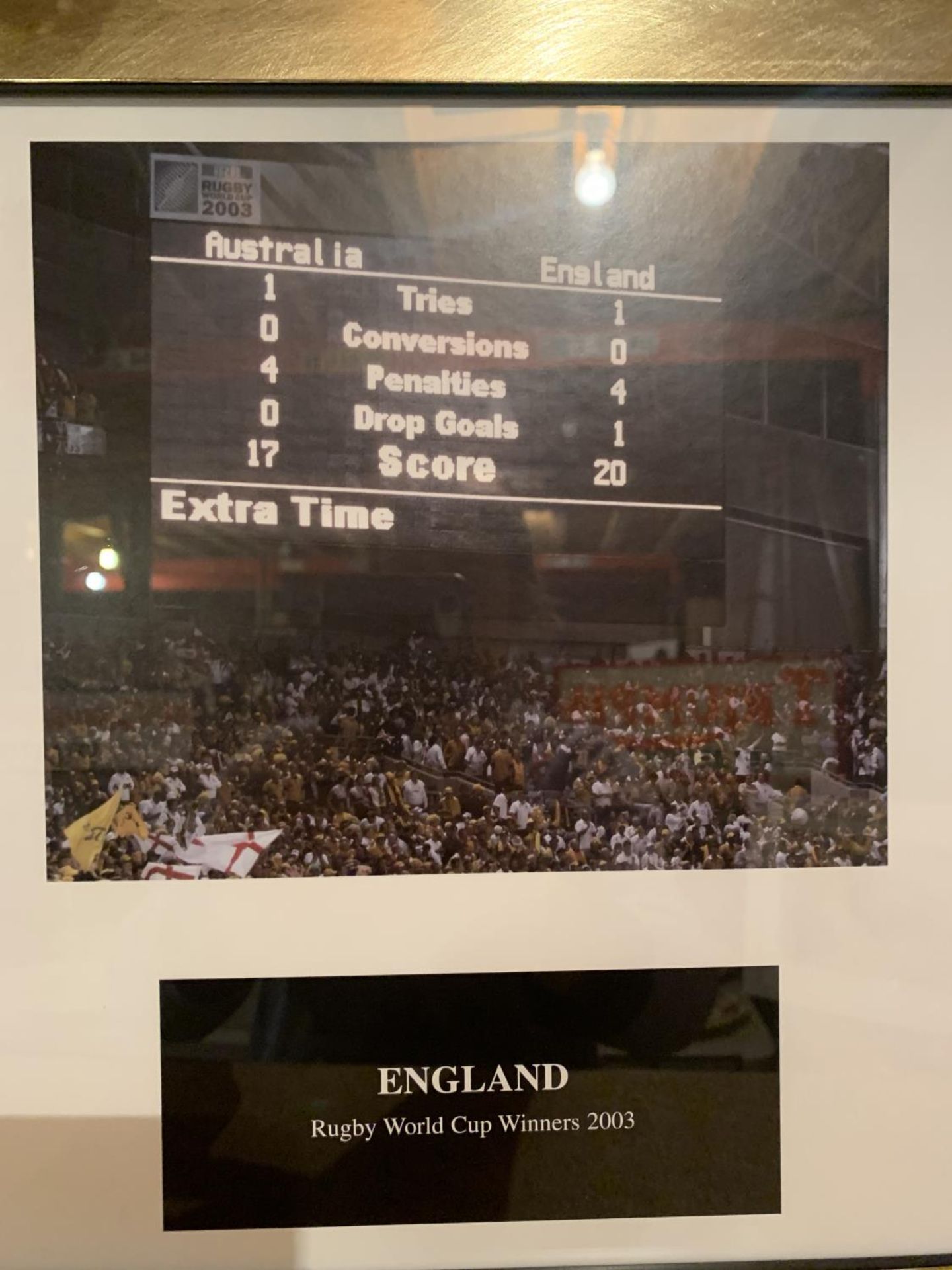 A FRAMED PRINT OF RUGBY WORLD CUP WINNERS 2003 - Image 6 of 8