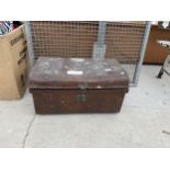 A VINTAGE TIN STORAGE TRUNK