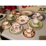 A MIXED SELECTION OF CHINA TO INCLUDE CUPS AND SAUCERS, SERVING DISH ETC