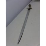 A DECORATIVE HUNTING SWORD, 50CM BLADE WITH HORN GRIPS
