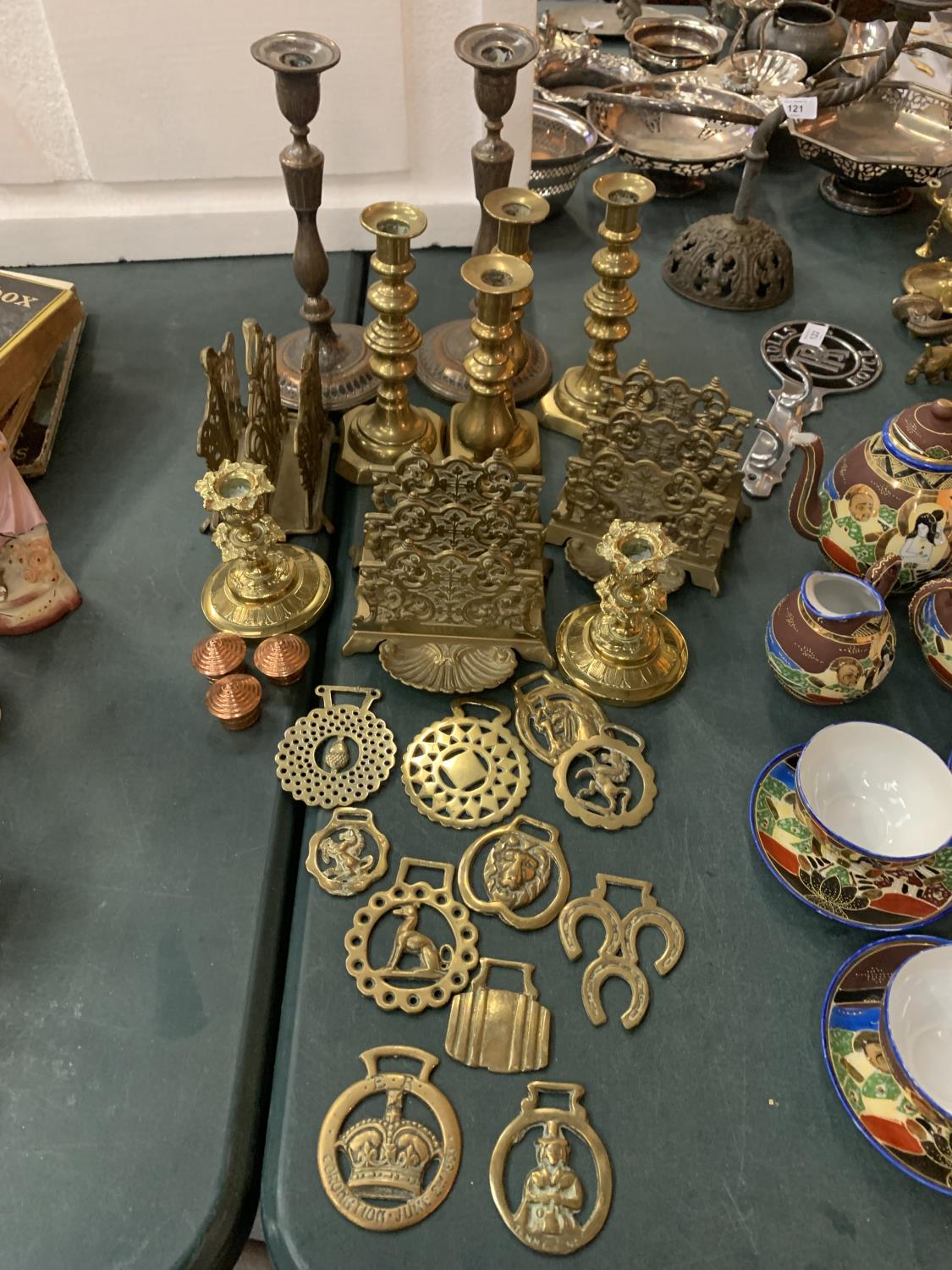 A VINTAGE COLLECTION OF BRASS ITEMS TO INCLUDE THREE LETTER RACK HOLDERS , SIX CANDLE STICK