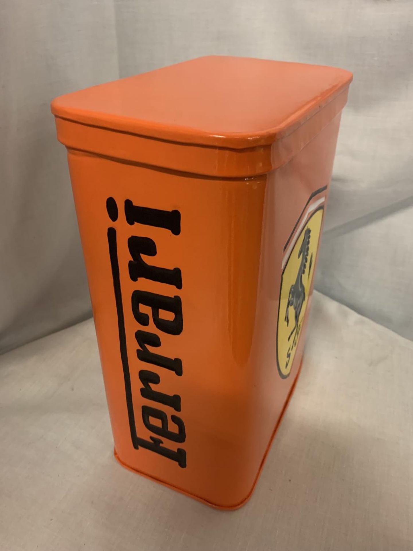 A FERRARI STORAGE TIN WITH LID - Image 2 of 3