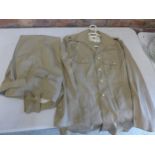 A BRITISH PARACHUTE REGIMENT TROPICAL UNIFORM WITH LABEL FOR ORPEN-SMELLIE, SIZE 14, COMPRISING