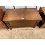 A MID 20TH CENTURY OAK BLANKET CHEST, 35" WIDE