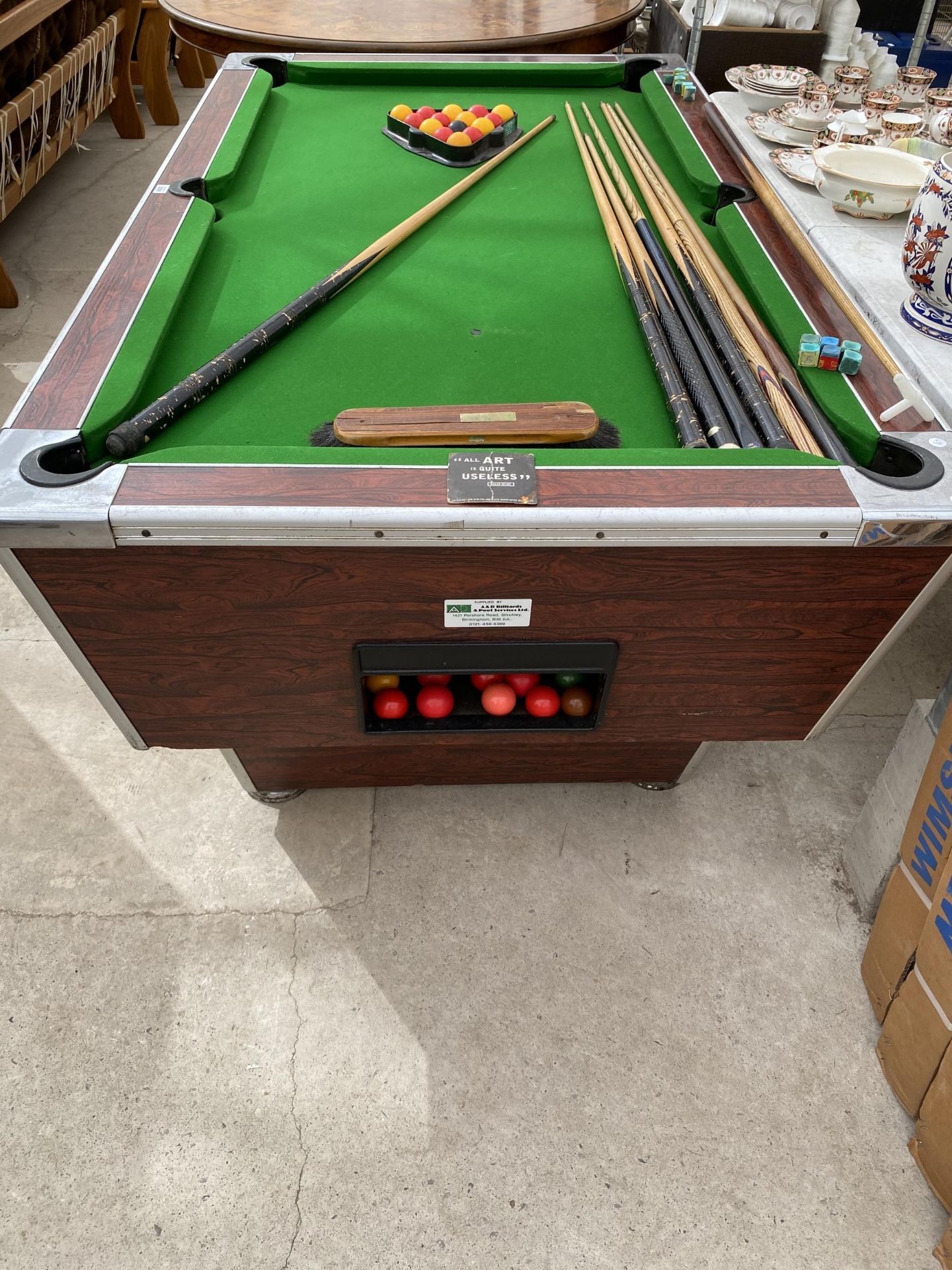 A MODERN POOL TABLE 72"X42" WITH SEVEN CUES, BALLS AND - Image 2 of 2