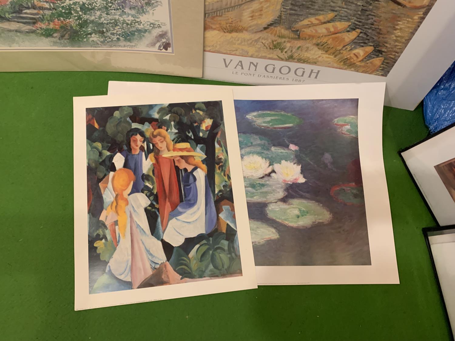 A LARGE COLLECTION OF MOUNTED AND UNMOUNTED PRINTS TO INCLUDE CLAUDE MONET PRINT, AMERICAN - Image 6 of 8