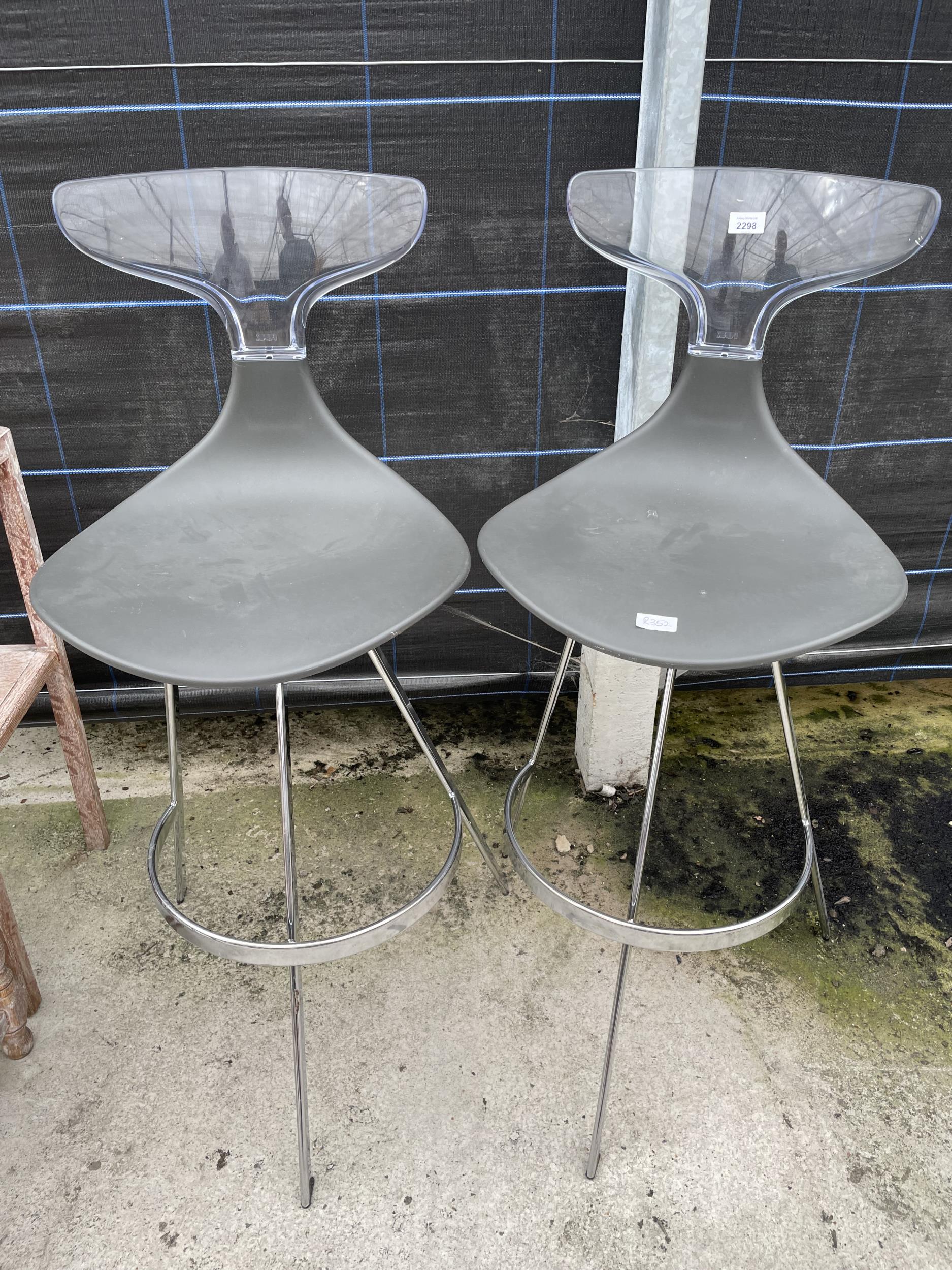 A PAIR OF TALL KITCHEN STOOLS STAMPED STEAM PUNK COLLECTION ARCHIRIVOLTODESIGN, MADE IN ITALY GREEN