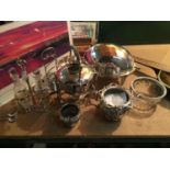 A SELECTION OF SILVER PLATE TO INCLUDE A ROLL TOP SERVING DISH