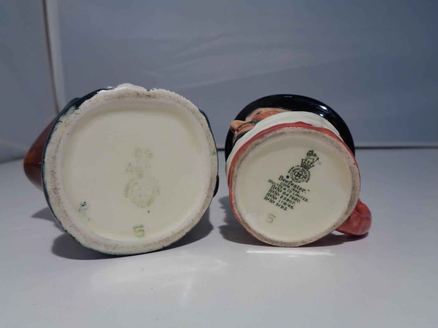 TWO MINIATURE ROYAL DOULTON TOBY JUGS 'BEEFEATER' AND 'OLD CHARLEY' - Image 6 of 6