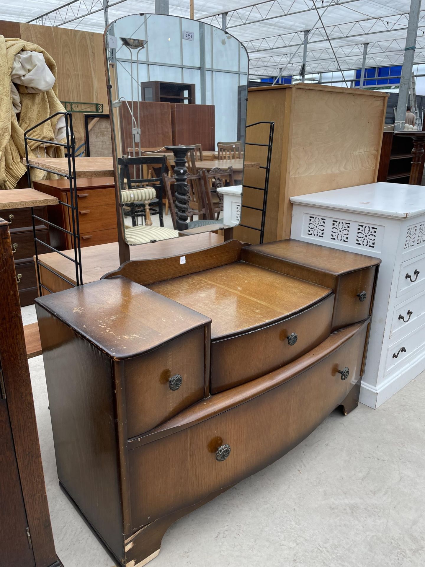 A MID 20TH CENTURY OAK DRESSING TABLE - 42" WIDE - Image 2 of 2