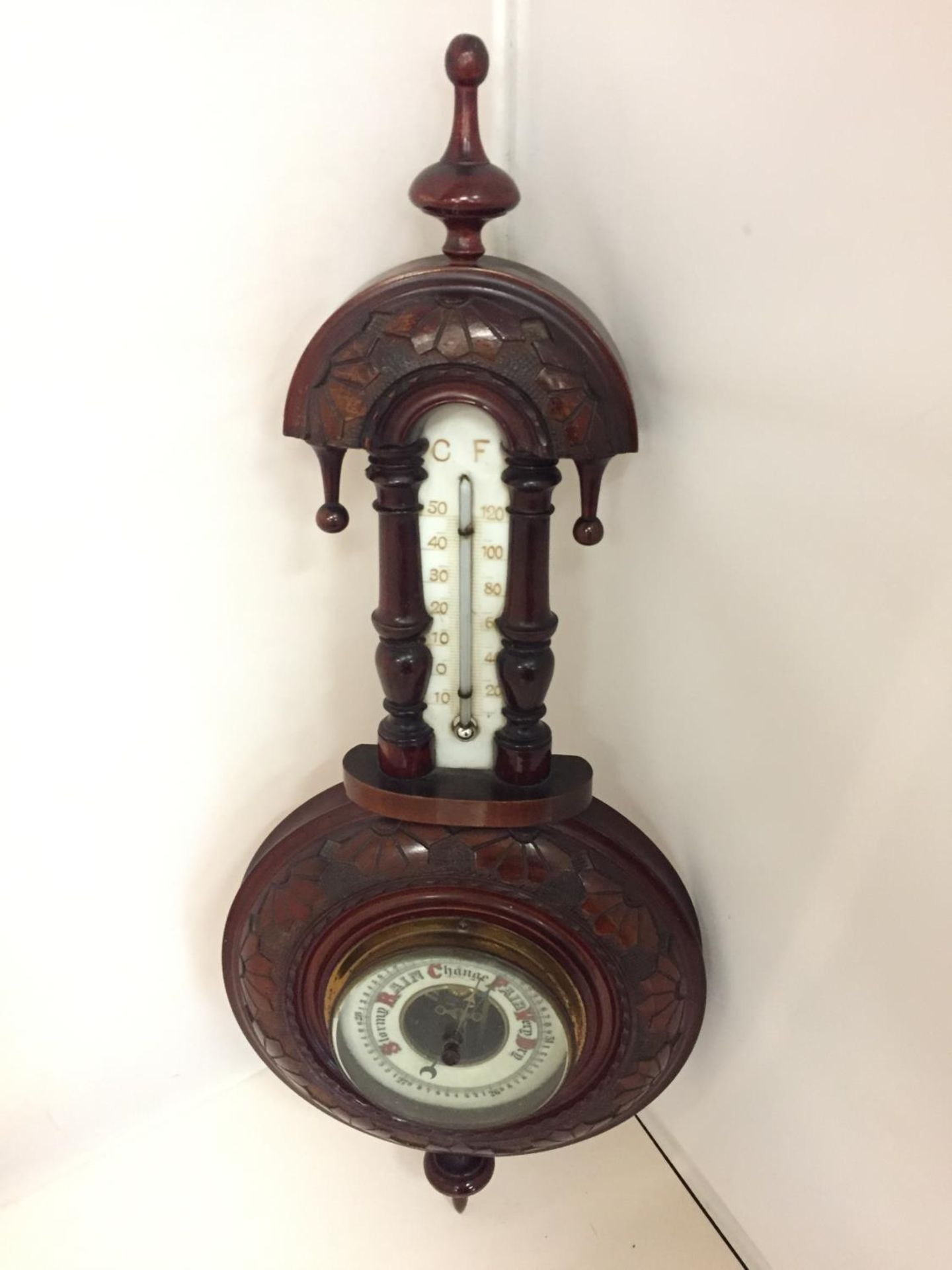 AN ORNATE WALL BAROMETER - Image 3 of 6