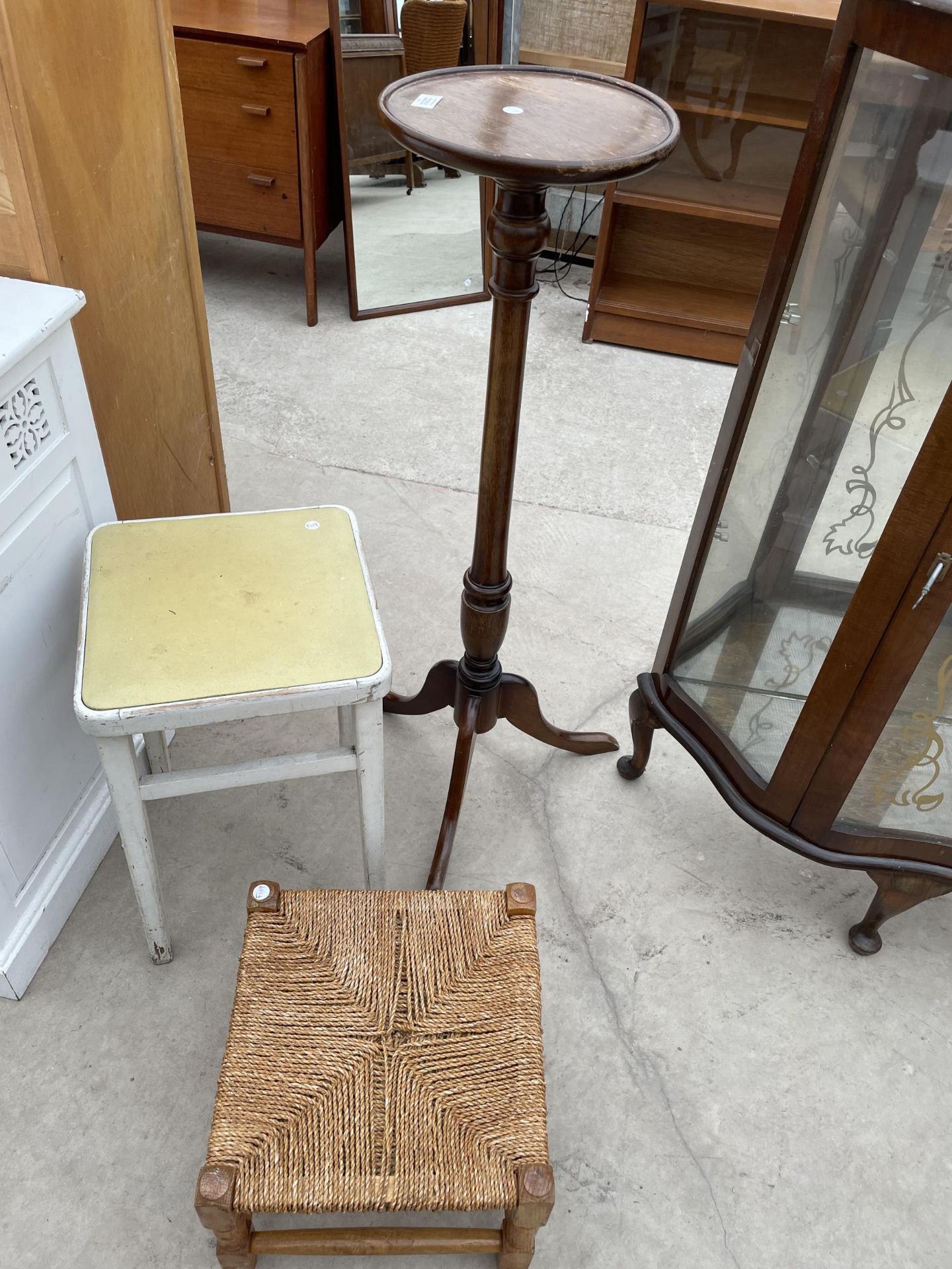 A MAHOGANY PLANT STAND ON TRIPOD BASE AND TWO STOOLS