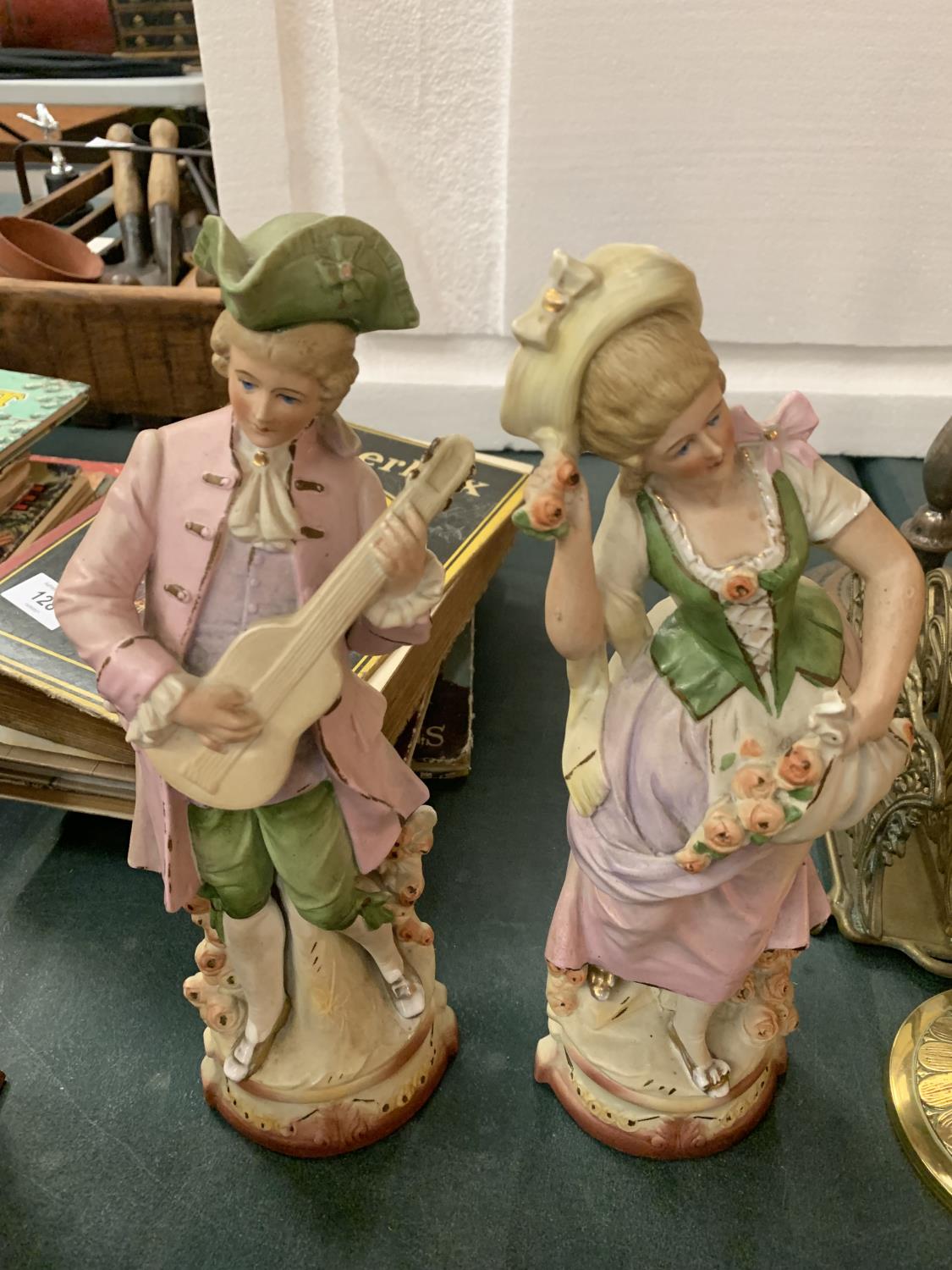 A COLLECTION OF FIGURINES TO INCLUDE A PAIR OF REGENCY STYLE AND A TRINKET BOX - Image 4 of 5