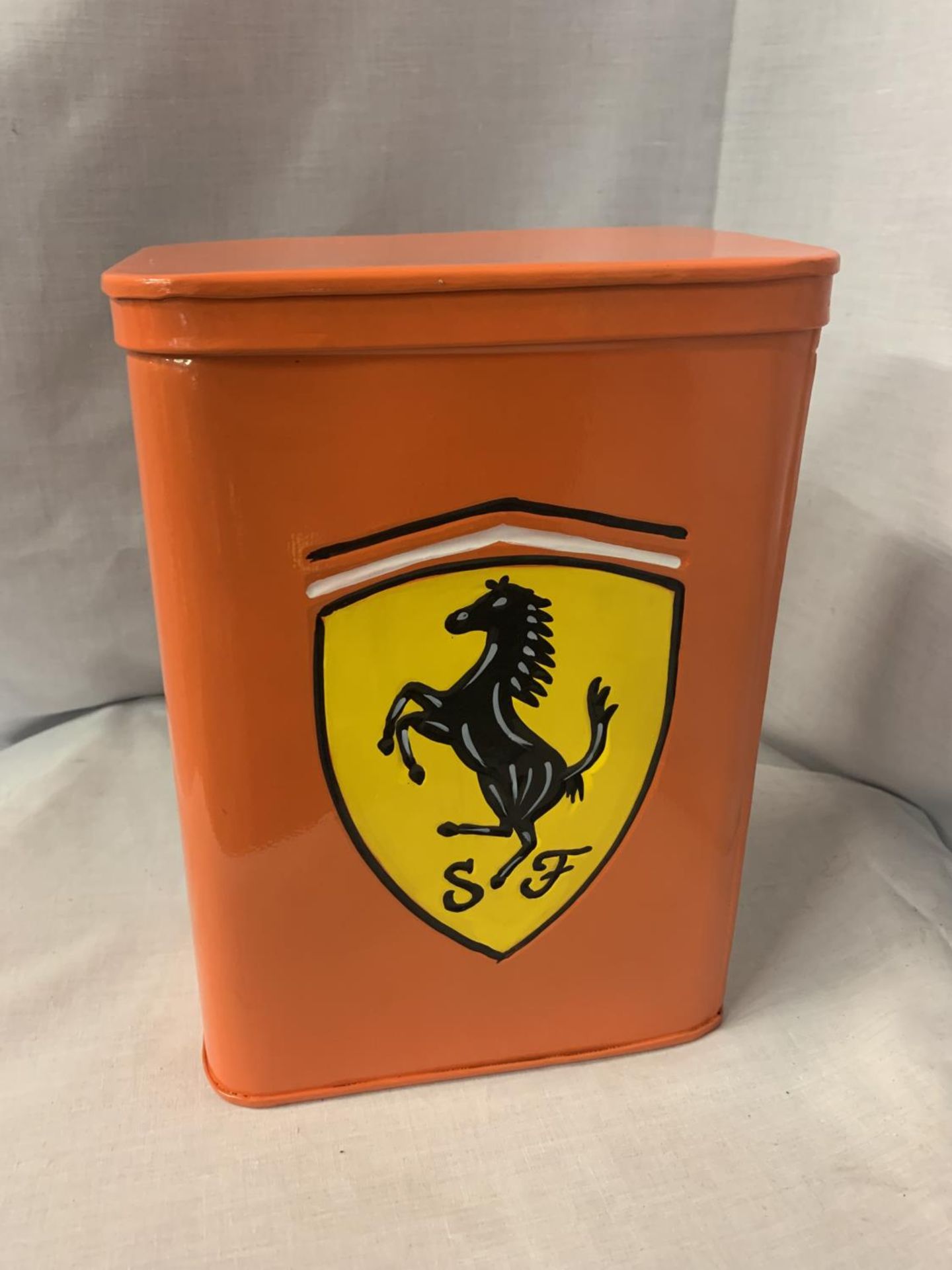 A FERRARI STORAGE TIN WITH LID - Image 3 of 3