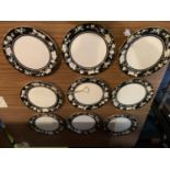 FIFTEEN ROYAL DOULTON VOGUE COLLECTION DINNER PLATES AND A THREE TIERED CAKE STAND
