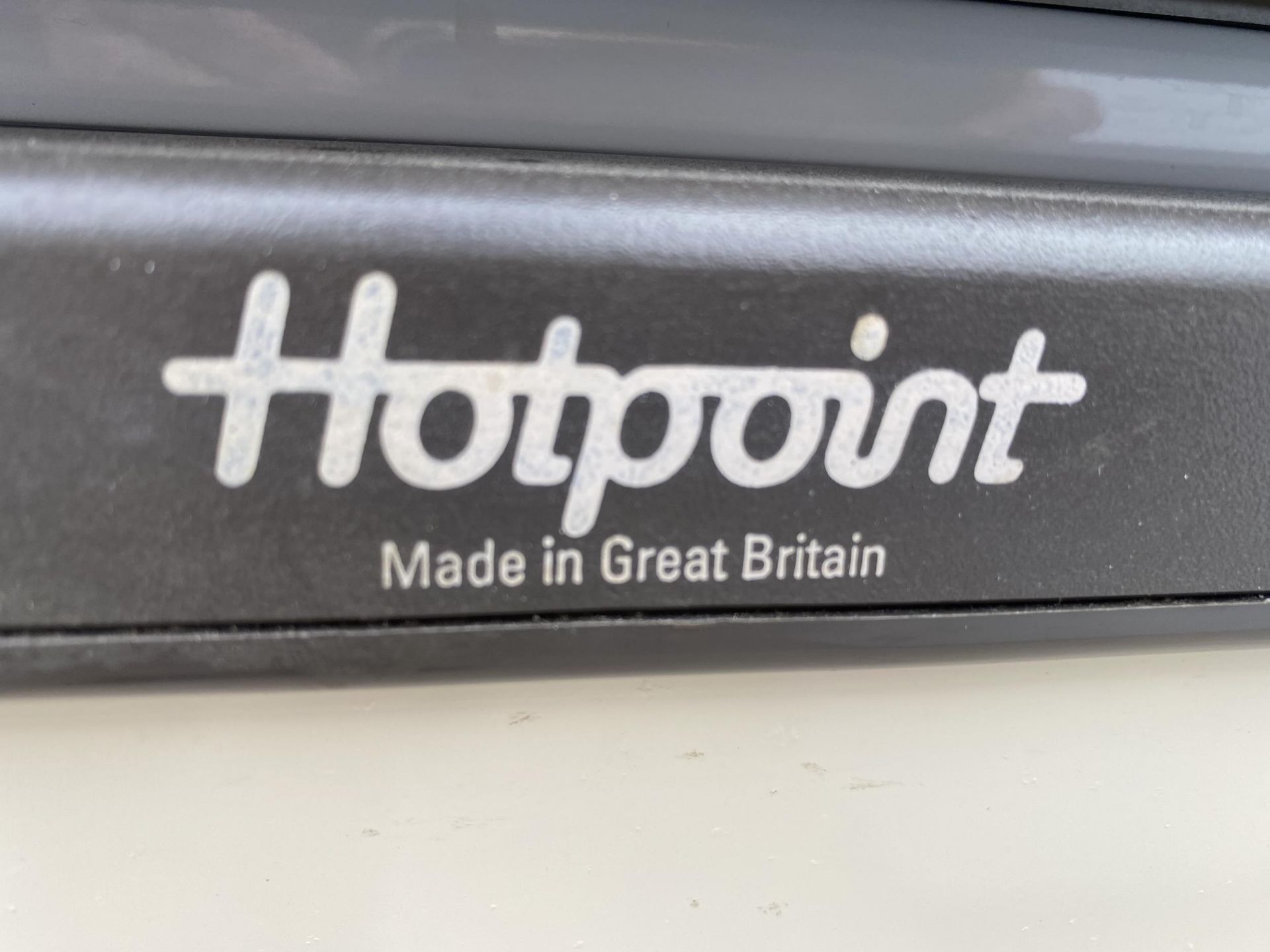 A CREAM HOTPOINT UPRIGHT FRIDGE FREEZER - Image 2 of 3