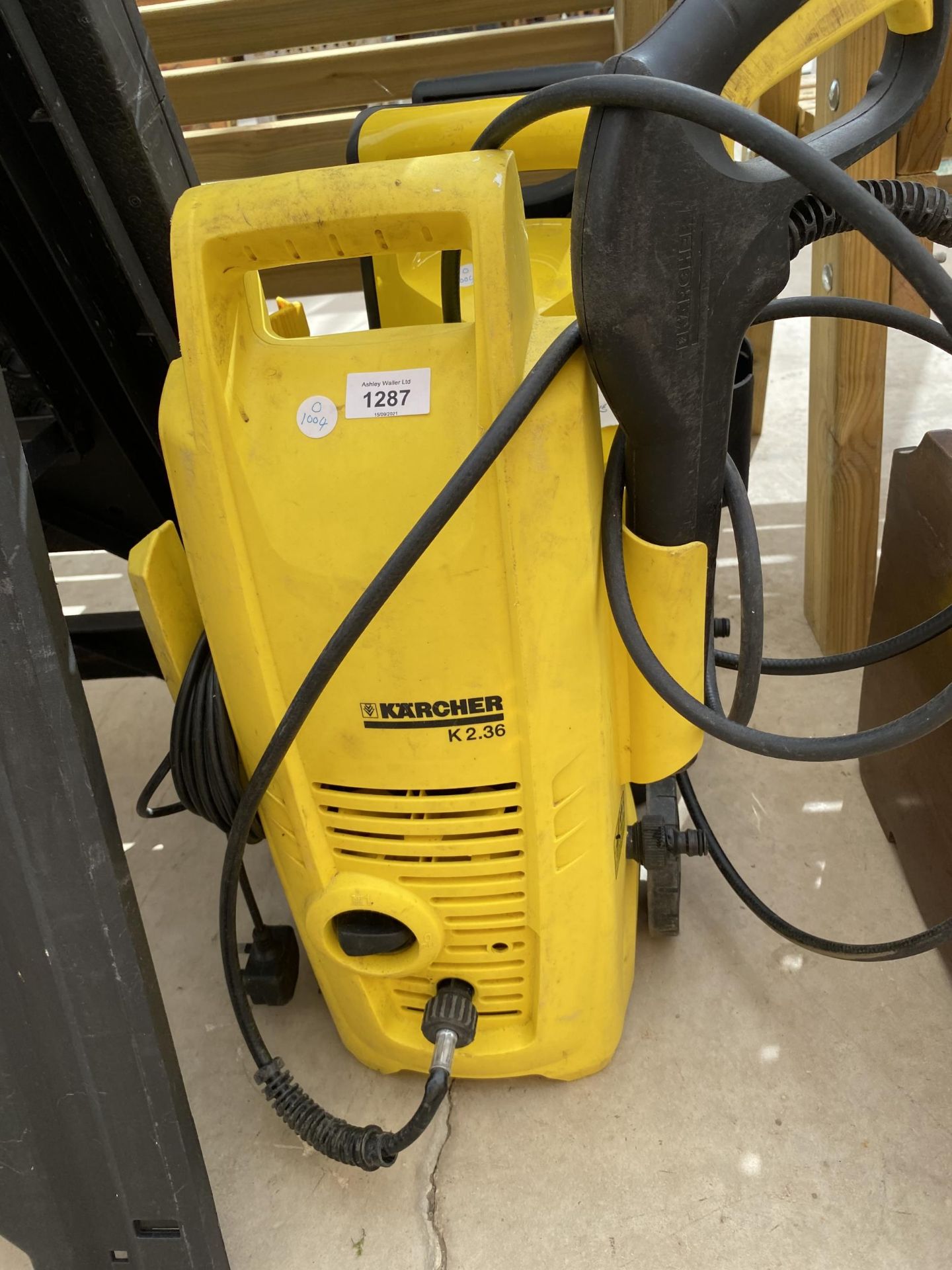 A KARCHER K2.36 PRESSURE WASHER, A KARCHER K2.900 PRESSURE WASHER (BOTH FOR SPARES AND REPAIRS) - Image 2 of 5