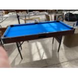 A FOLDING POOL TABLE (152CMX76CM)