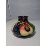 A MOORCROFT VASE 'QUEENS CHOICE'