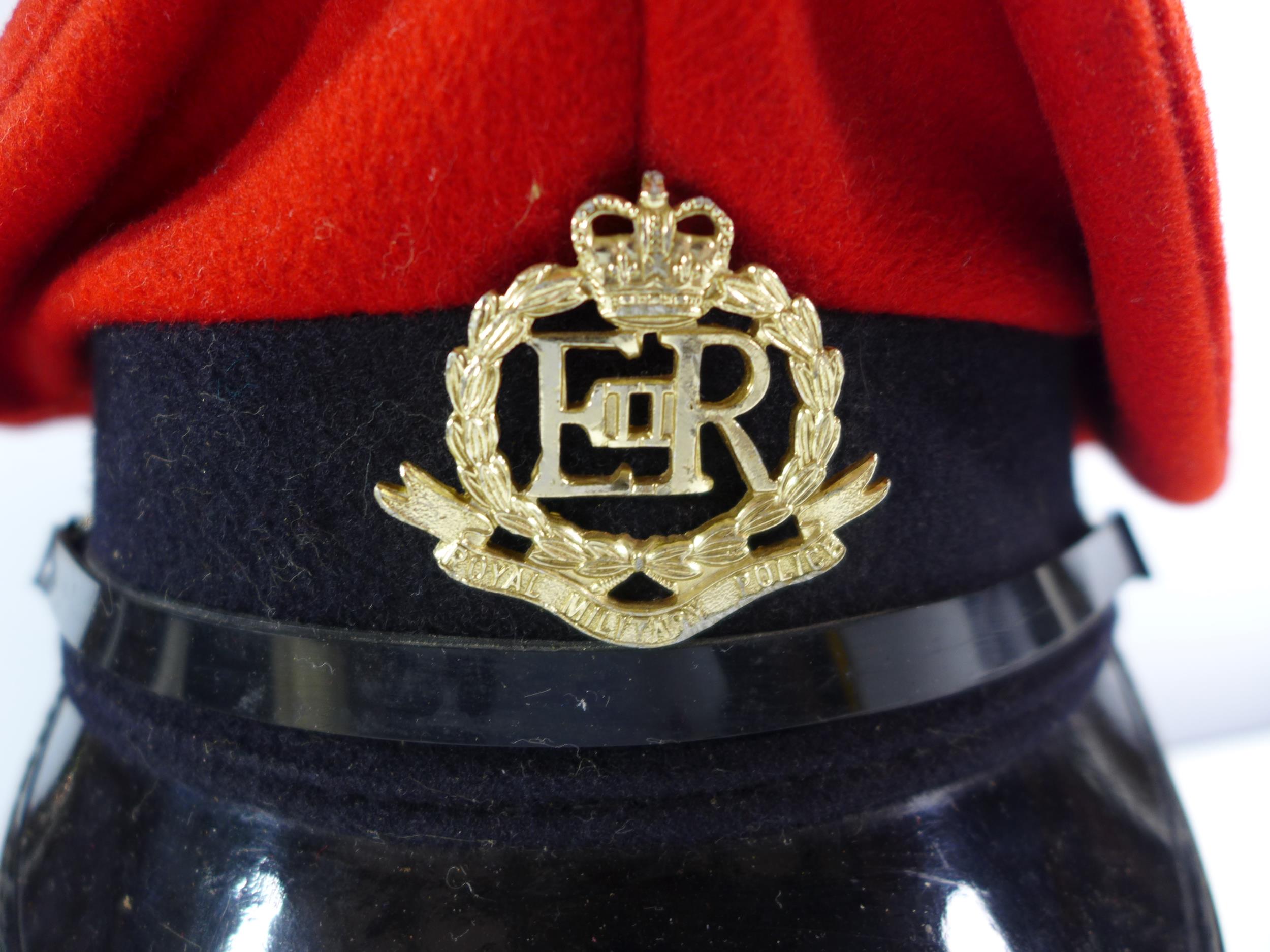 A BRITISH ROYAL MILITARY POLICE PEAKED CAP AND A ROYAL CORP OF SIGNALS PEAKED CAP, SIZE 7 1/4 - Image 2 of 4