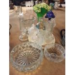 A QUANTITY OF GLASSWARE TO INCLUDE BOWLS, VASES ETC