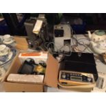 VARIOUS VINTAGE ITEMS TO INCLUDE A CANON CAMERA, ROBERTS RADIO, PROJECTOR, VIEWMATE ETC