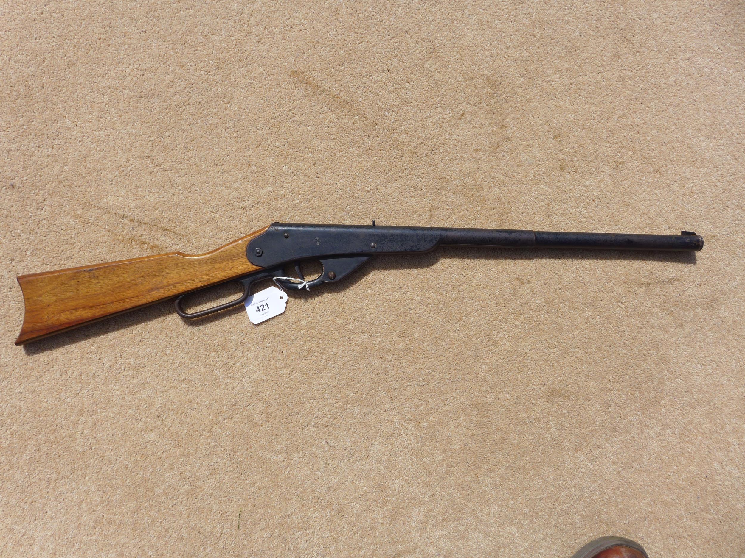 A DAISY .177 CALIBRE WINCHESTER STYLE UNDERLEVER AIR RIFLE, 32CM BARREL