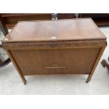 A MID 20TH CENTURY OAK BLANKET CHEST