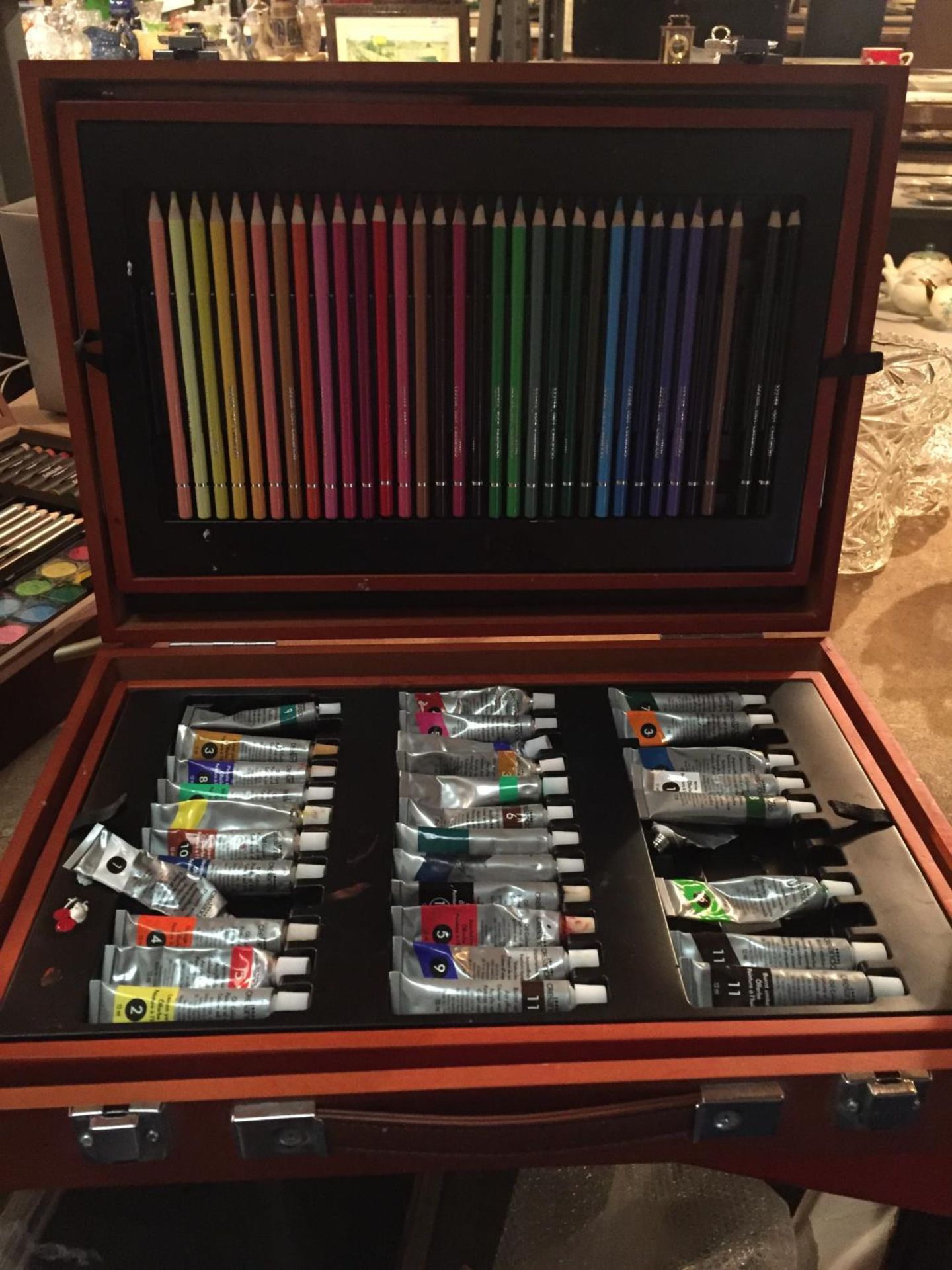 TWO CASES OF ART SUPPLIES TO INCLUDE FELT TIPS, PENCILS, OIL PAINTS ETC - Image 3 of 12