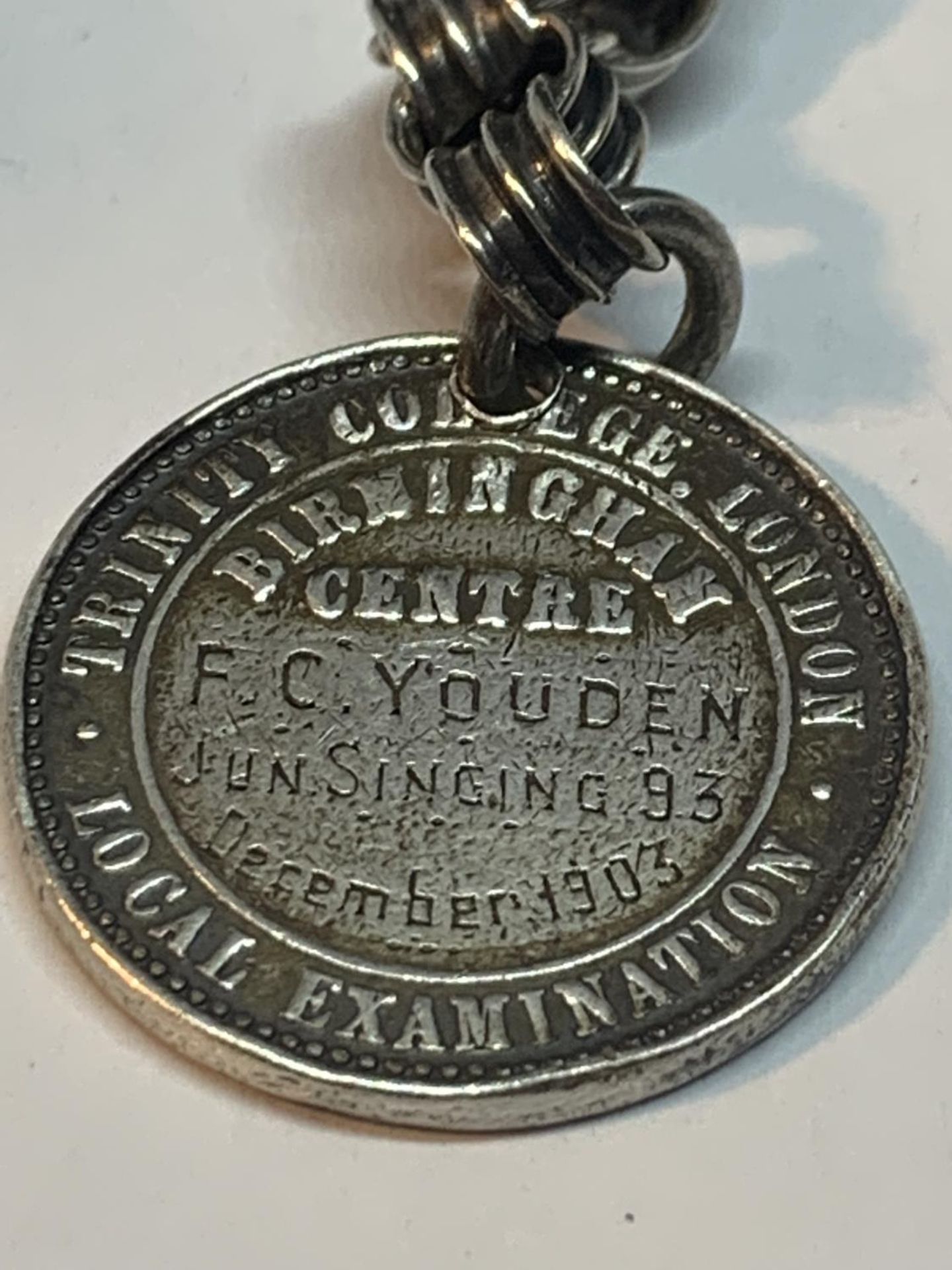 A SILVER NECKLACE WITH FOB - Image 3 of 3