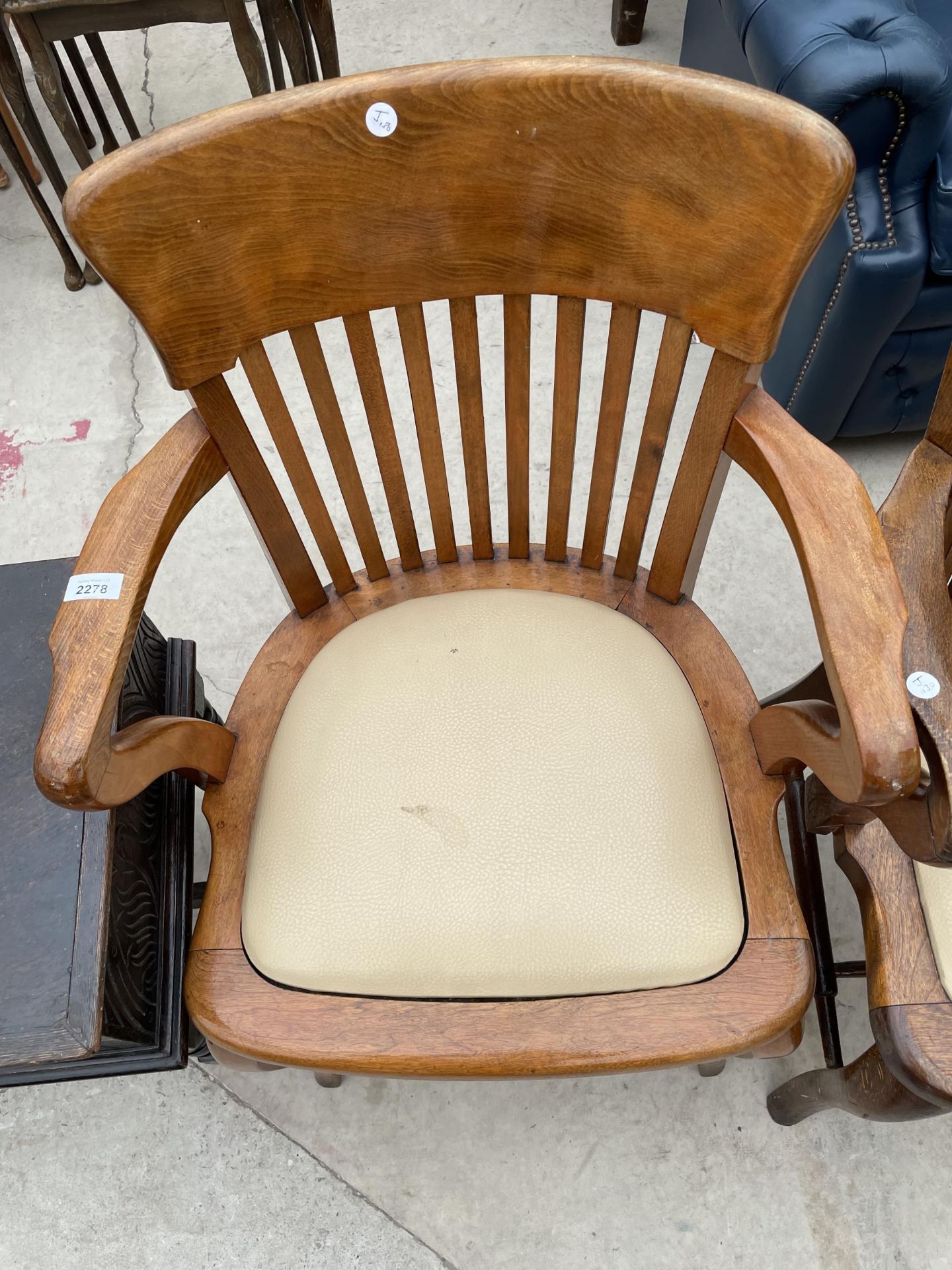 TWO EARLY 20TH CENTURY OAK AND BEECH OFFICE ELBOW CHAIRS - Image 3 of 4