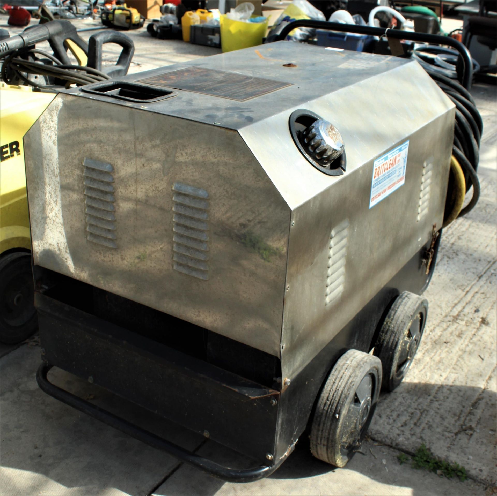 BRITCLEAN 3 PHASE DIESEL POWER WASHER NO VAT - Image 2 of 3