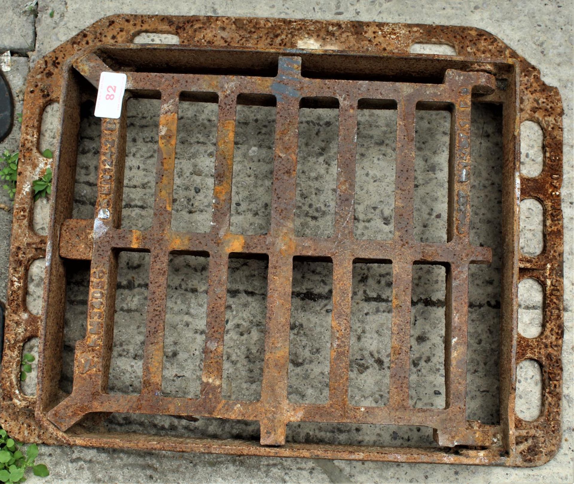 CAST IRON GRID NO VAT