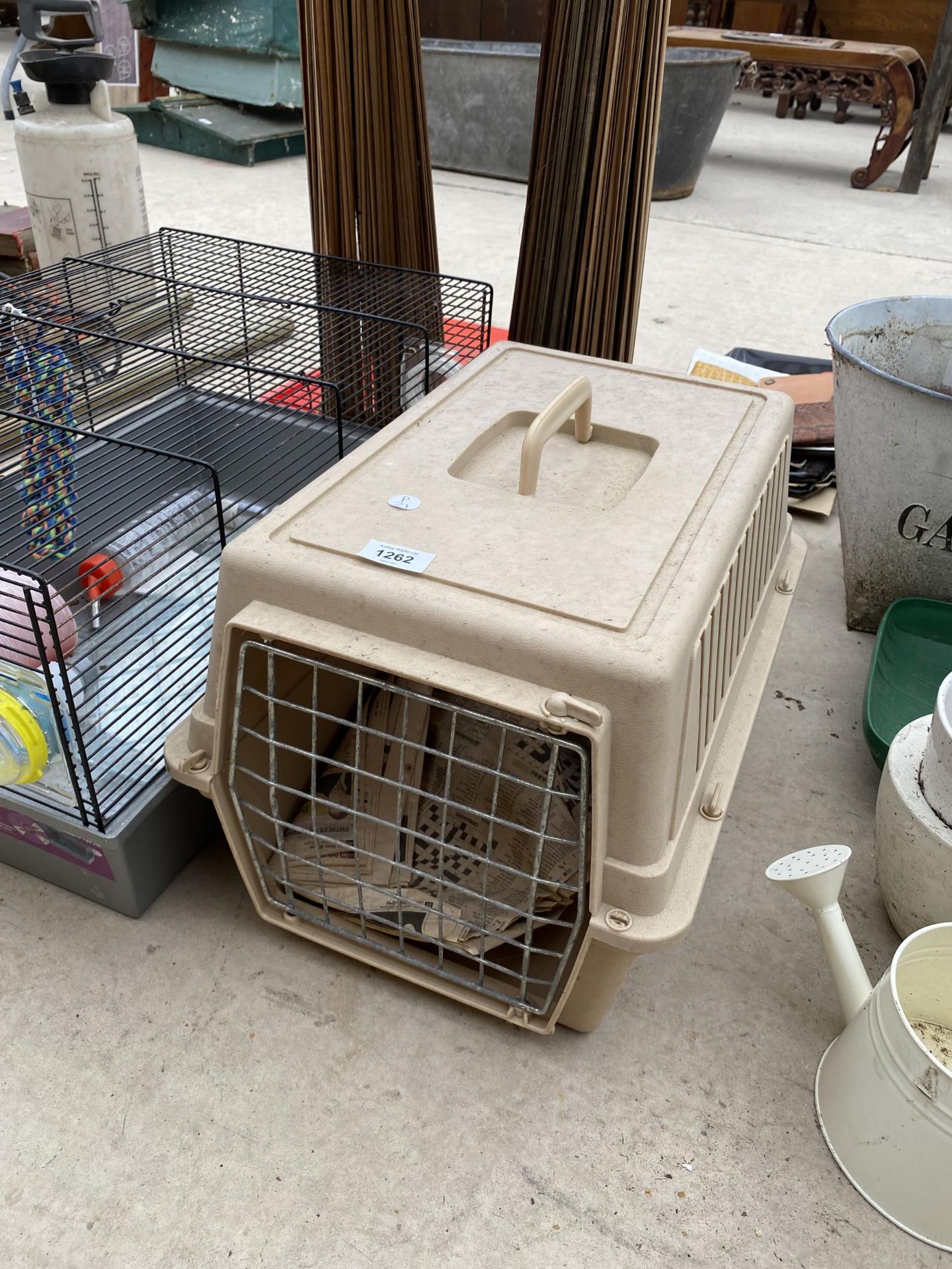 TWO PET CAGES AND A PAIR OF DECORATIVE ARTIFICIAL PLANTS - Image 3 of 4