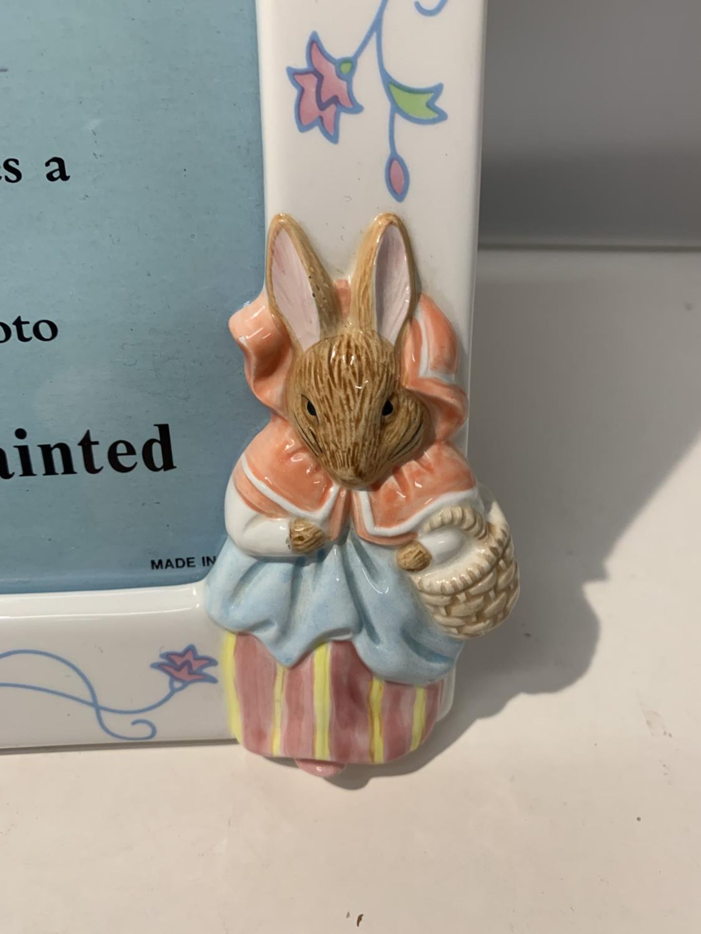 A HAND PAINTED BEATRIX POTTER PICTURE FRAME FOR A 5" X 7" - Image 2 of 3