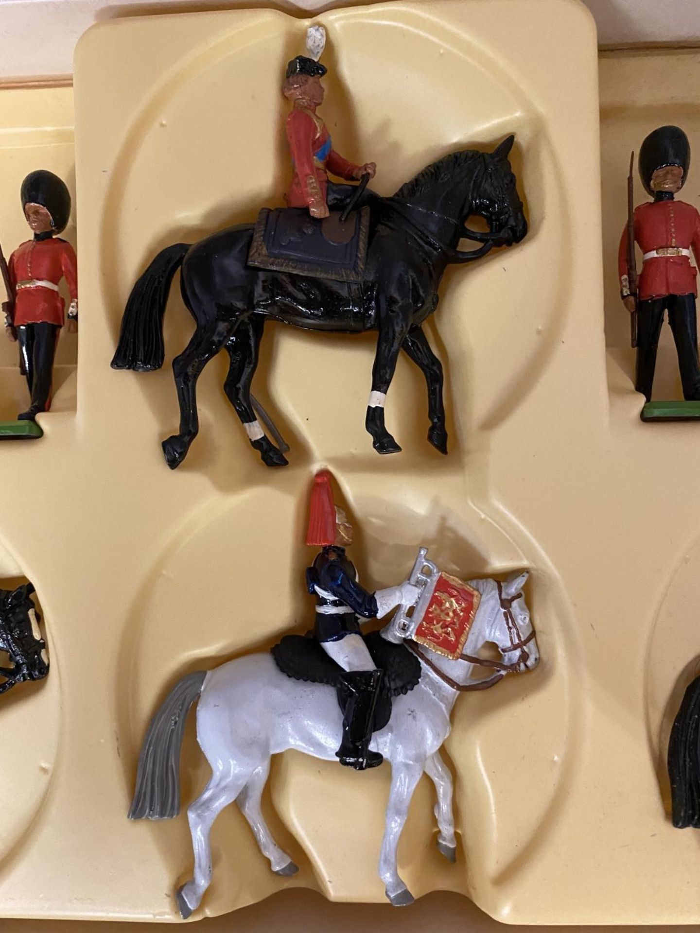 A BOXED BRITIANS HER MAJESTY THE QUEEN WITH HORSEGUARDS EIGHT PIECE MODEL SOLDIER SET - NUMBER - Image 4 of 6