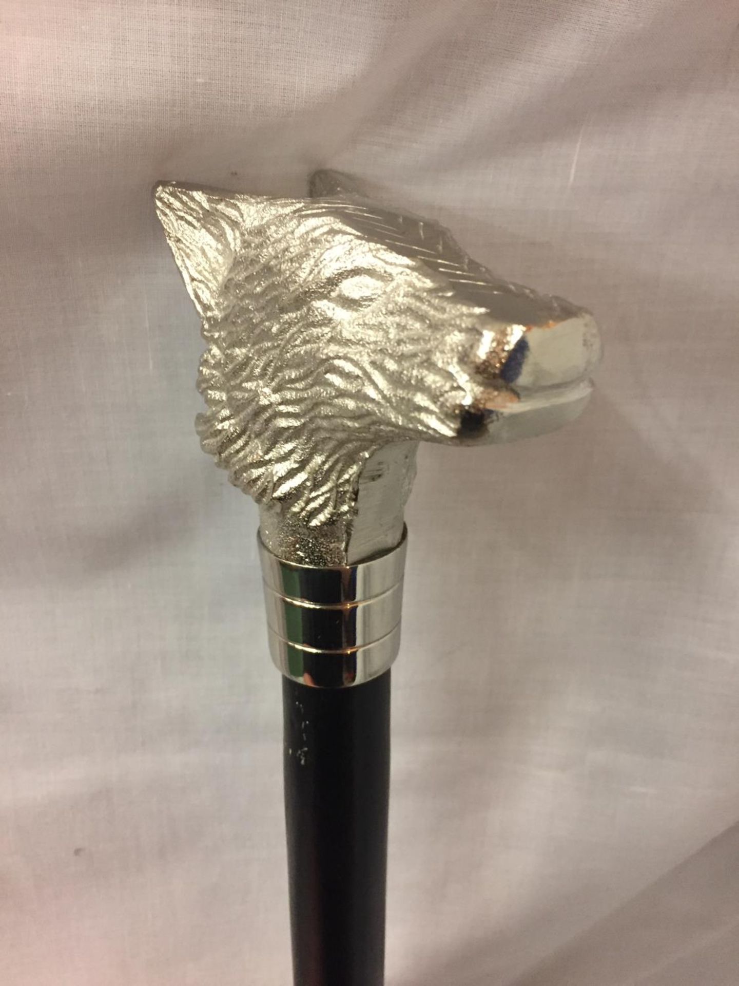 A WOODEN WALKING STICK WITH A WHITE METAL WOLF HEAD - Image 3 of 3