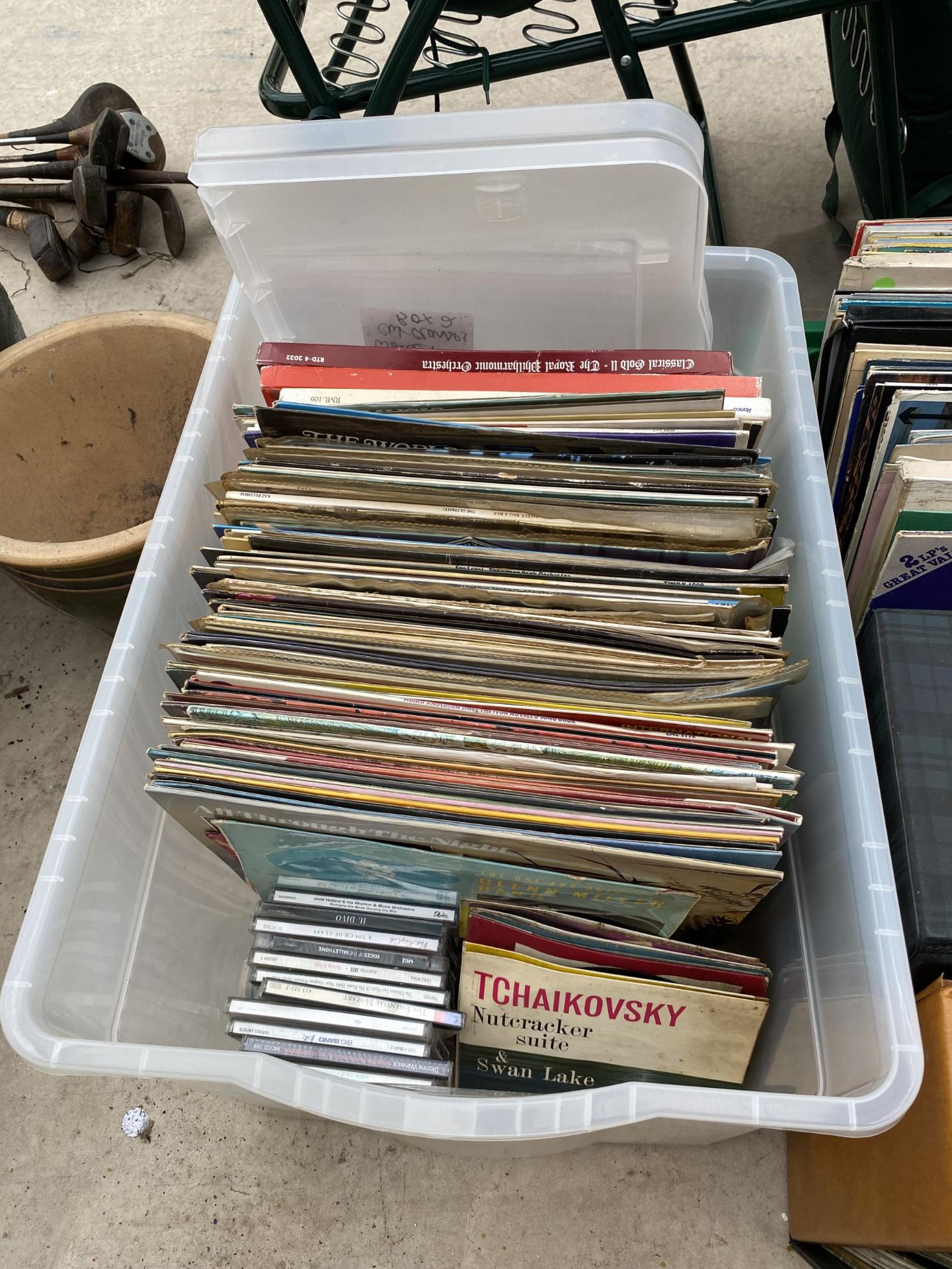 A LARGE QUANTITY OF VINTAGE LP RECORDS - Image 2 of 4