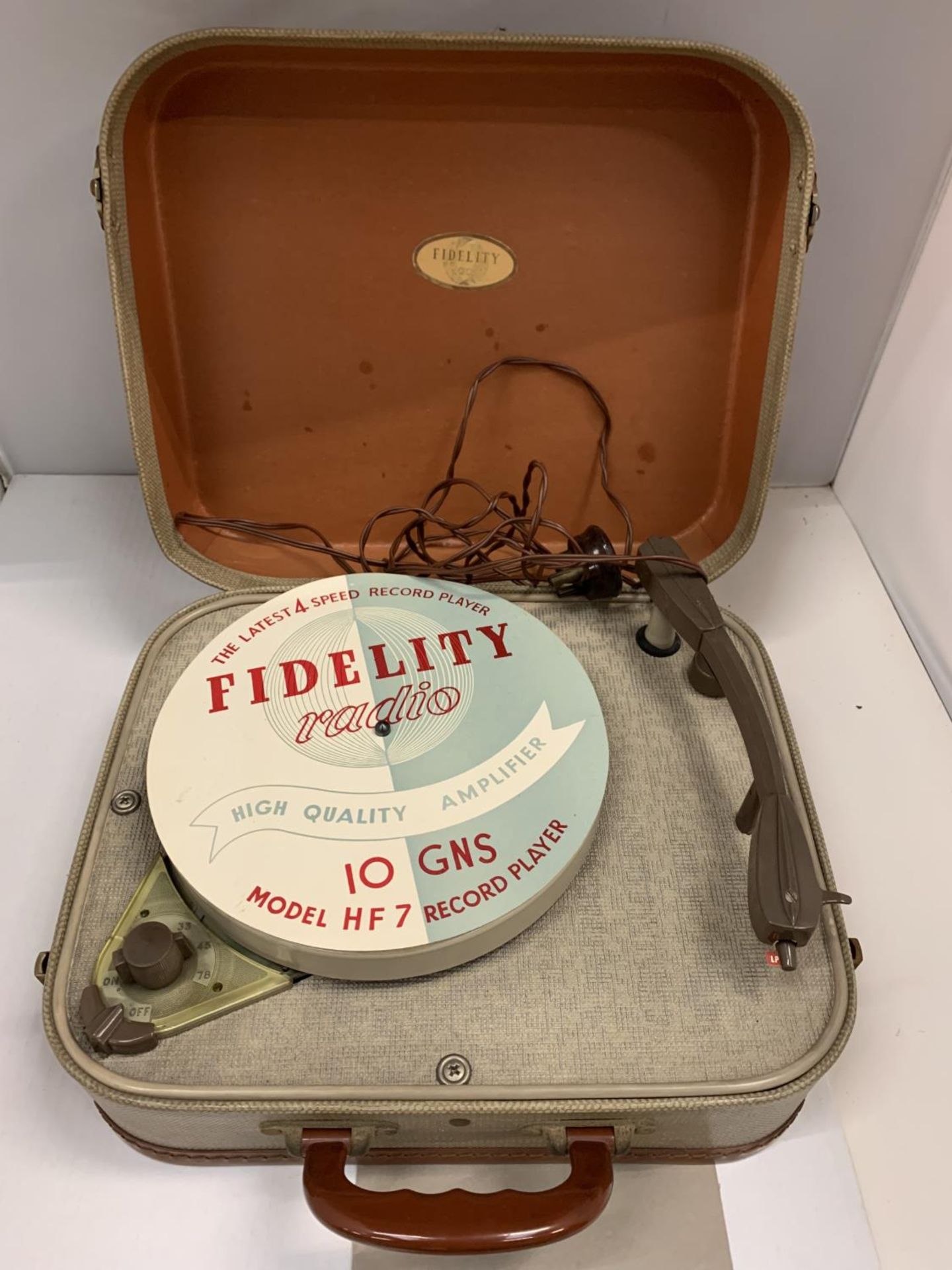 A VINTAGE FIDELITY PORTABLE RECORD PLAYER MODEL NO HF7 - Image 3 of 4