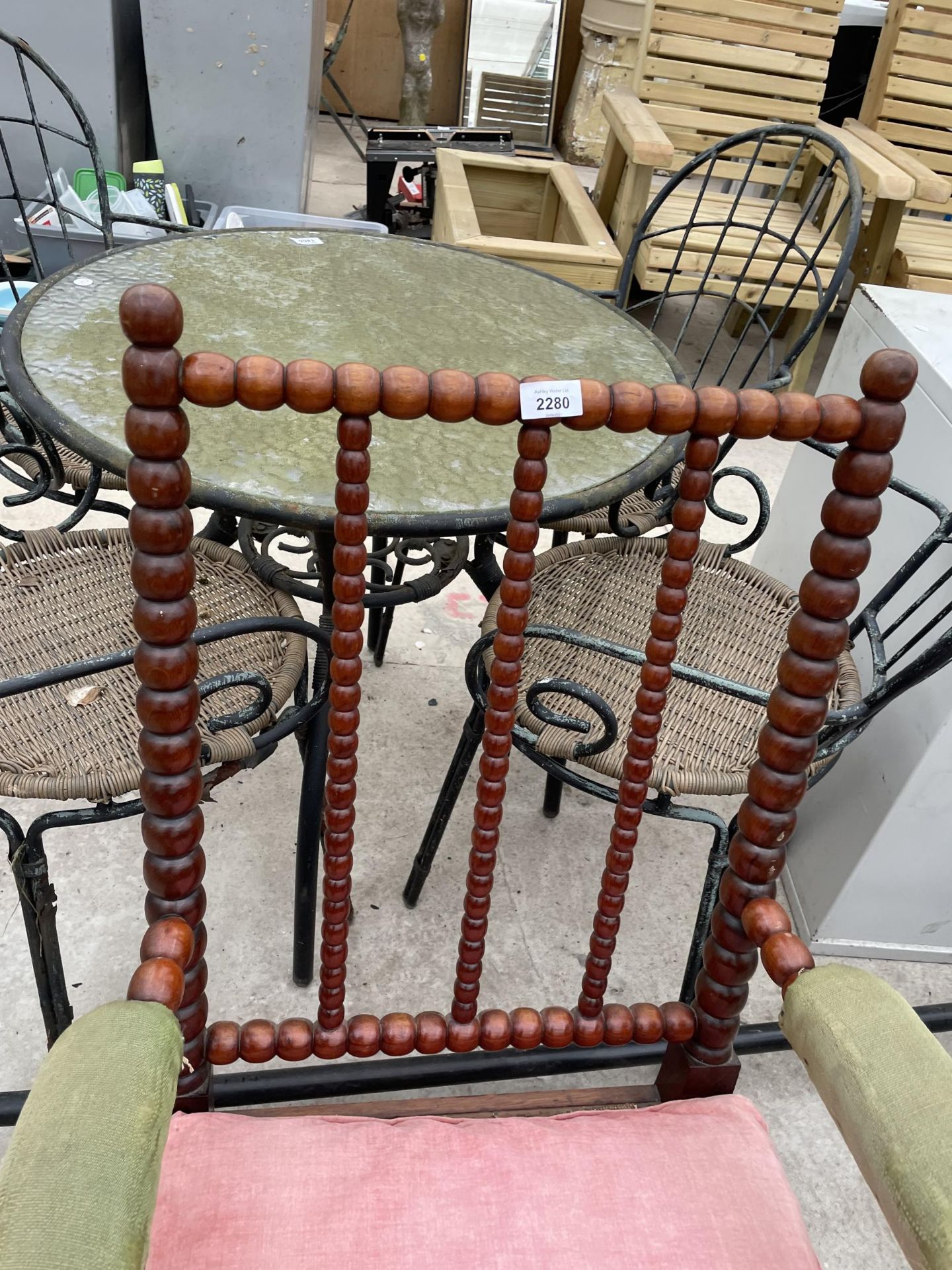 A 19TH CENTURY BOBBIN TURNED FIRESIDE CHAIR WITH SLOPING BACK, ON PORCELAIN/BRASS CASTERS - Image 2 of 6