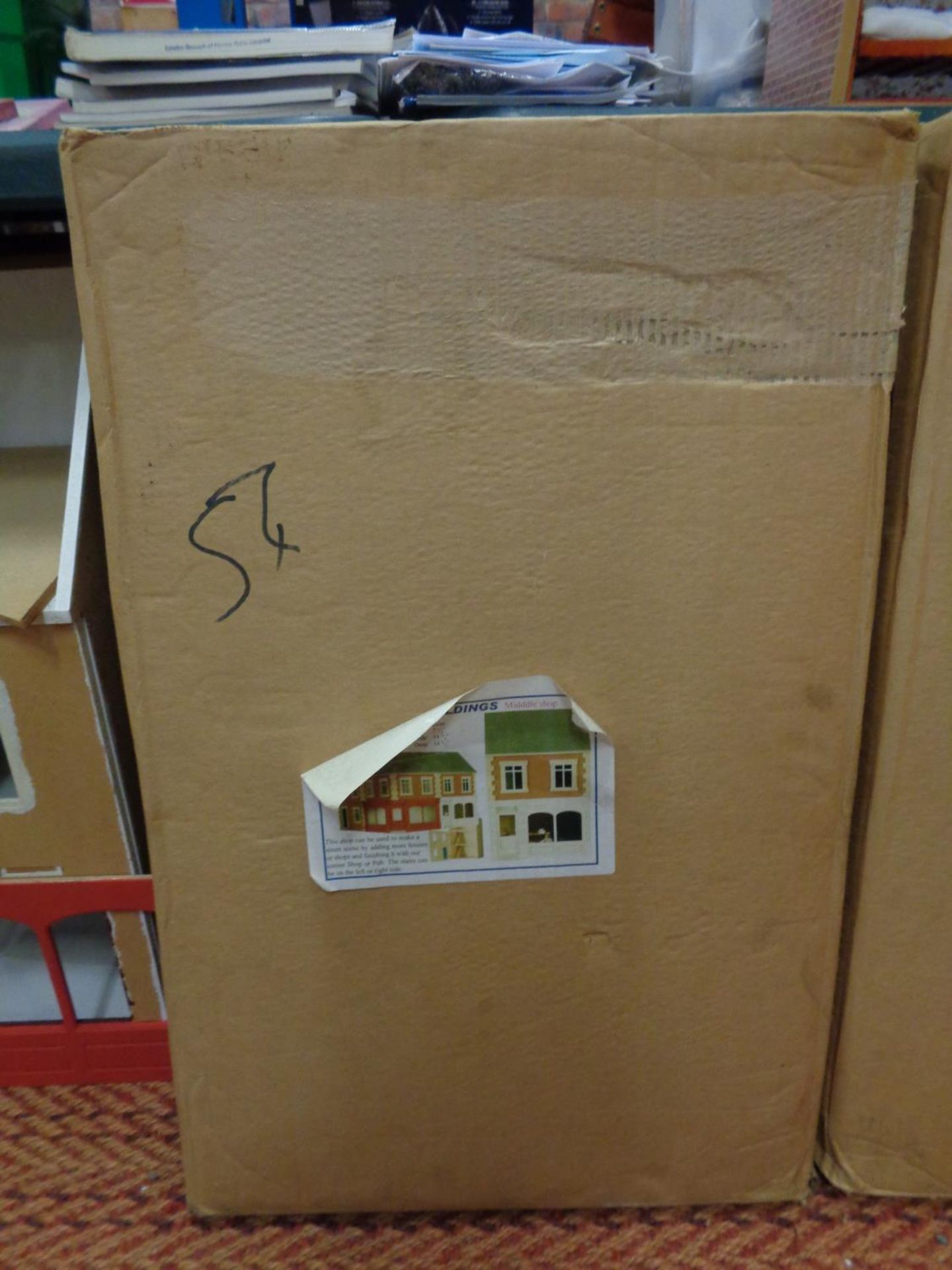 A BOXED BARBARAS MOULDINGS MODEL SHOP KIT AND A READY BUILT SECTION - Image 3 of 3