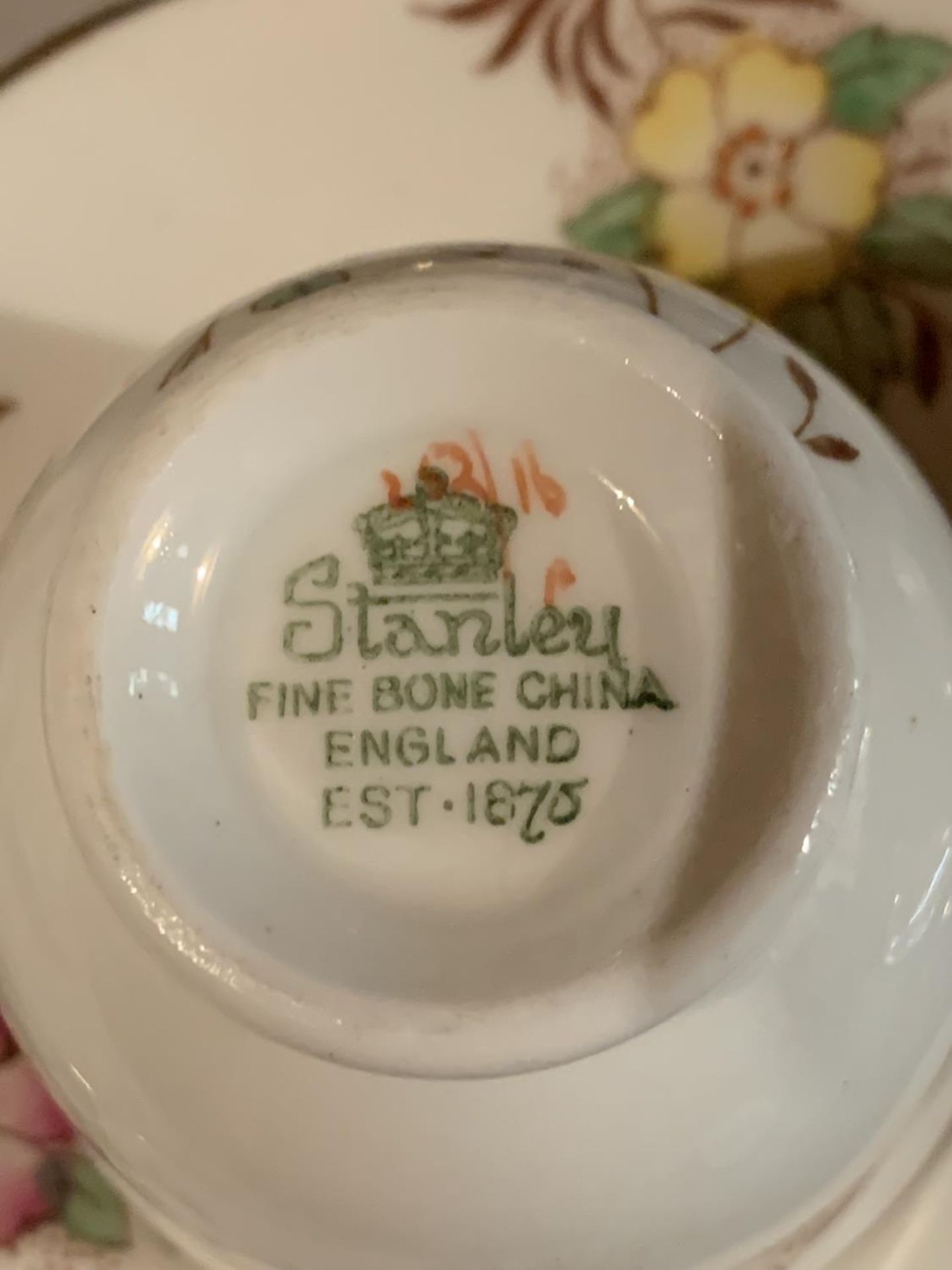 A STANLEY FINE BONE CHINA TEA SET AND TWO BOXED GLASS PAPERWEIGHTS - Image 4 of 4