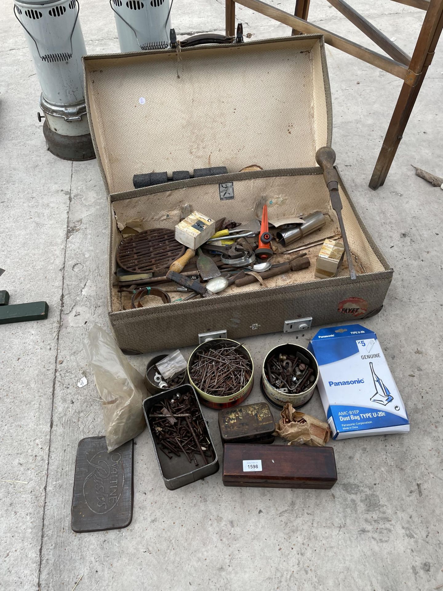 AN ASSORTMENT OF ITEMS TO INCLUDE A TRAVEL TRUNK, SHARPENING STONE AND HARDWARE ETC