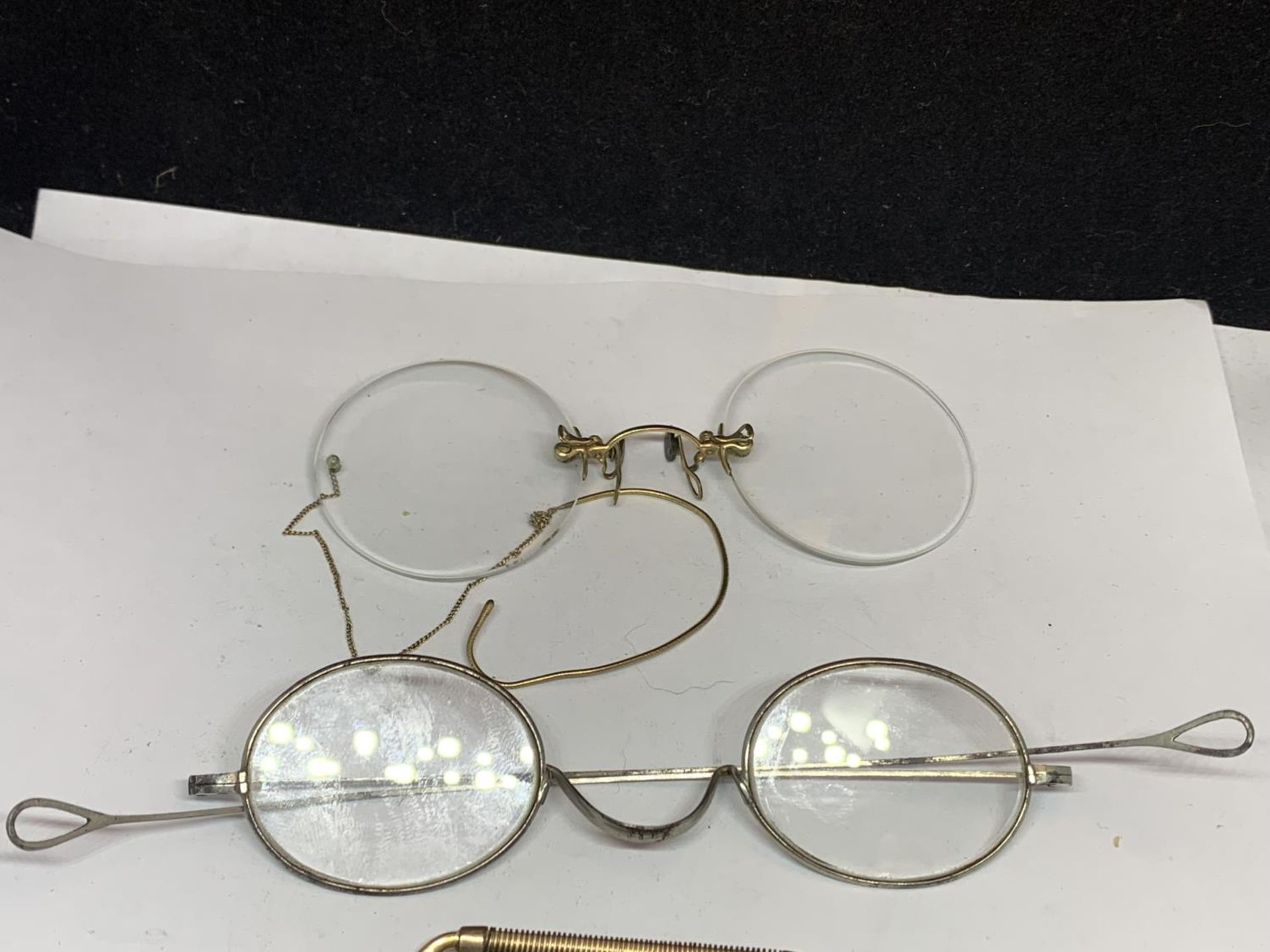 FOUR VINTAGE PAIRS OF PINCE NEZ AND GLASSES - Image 2 of 3